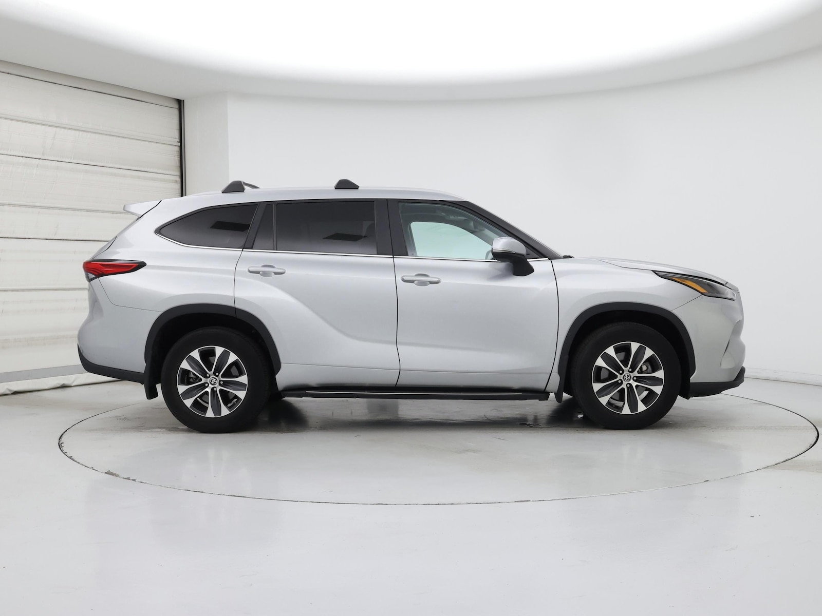 2023 Toyota Highlander XLE - Photo 8