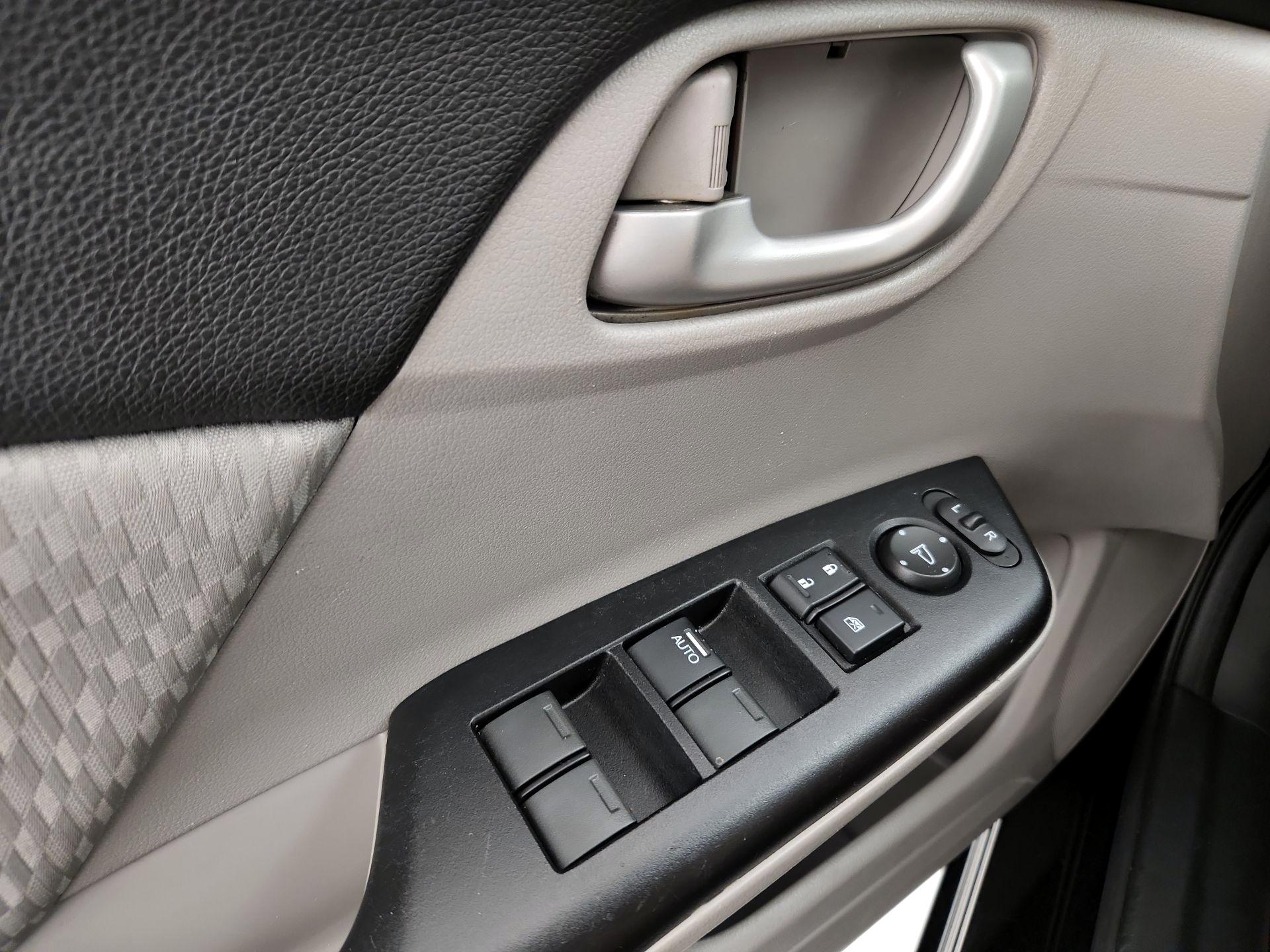 Thumbnail: 2015 Honda Civic - 12