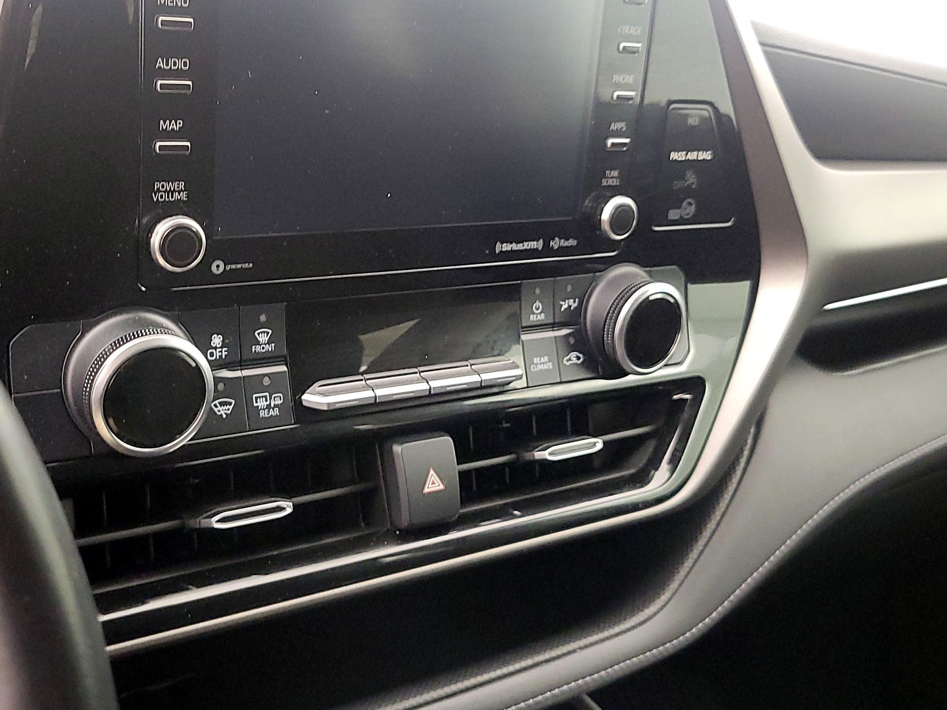 Thumbnail: 2020 Toyota Highlander - 16