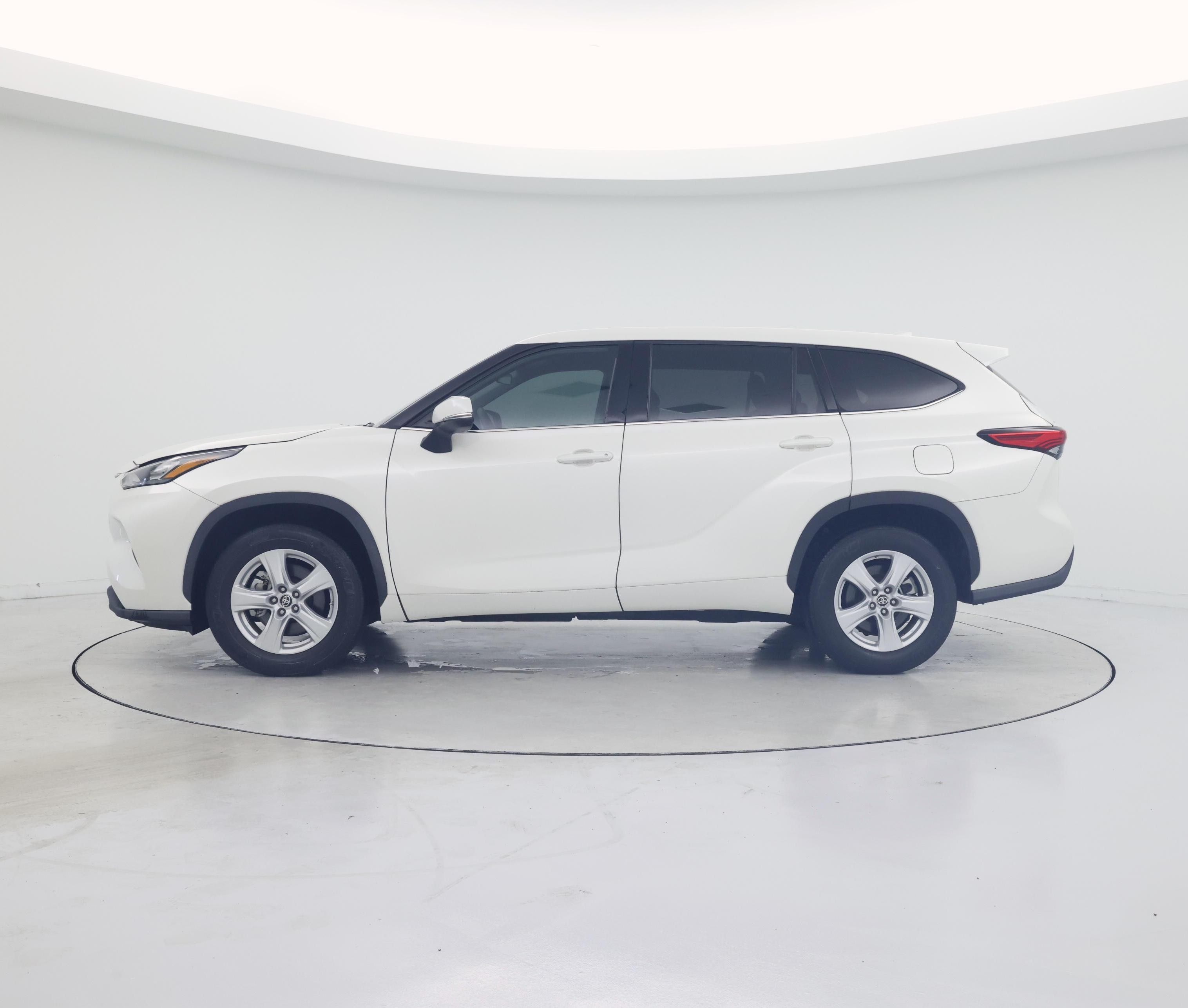 Thumbnail: 2020 Toyota Highlander - 3