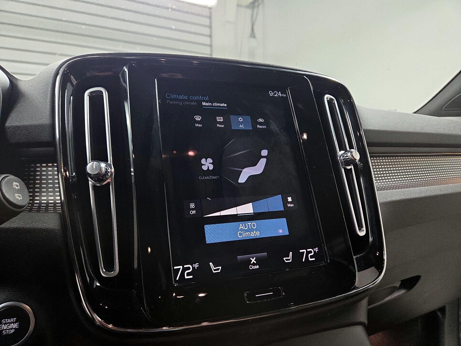 Thumbnail: 2021 Volvo XC40 - 13