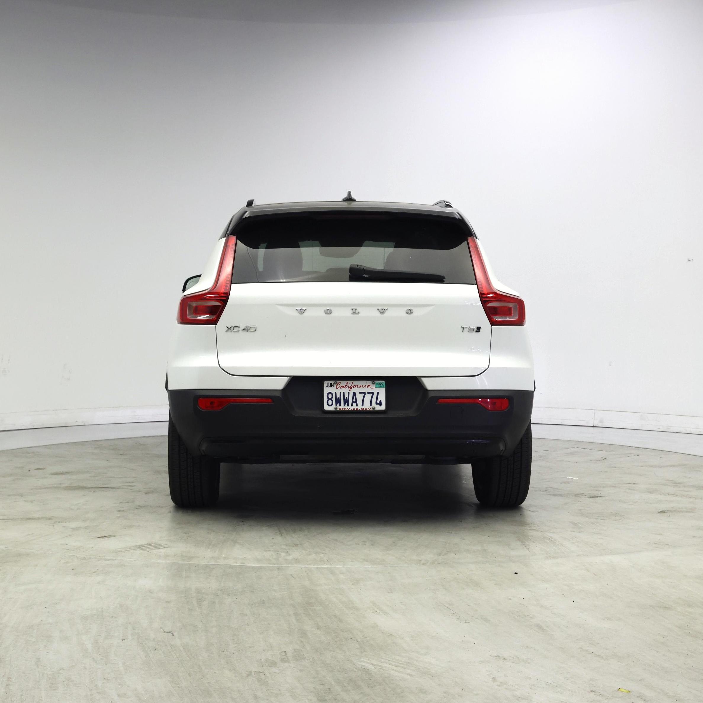 Thumbnail: 2021 Volvo XC40 - 6