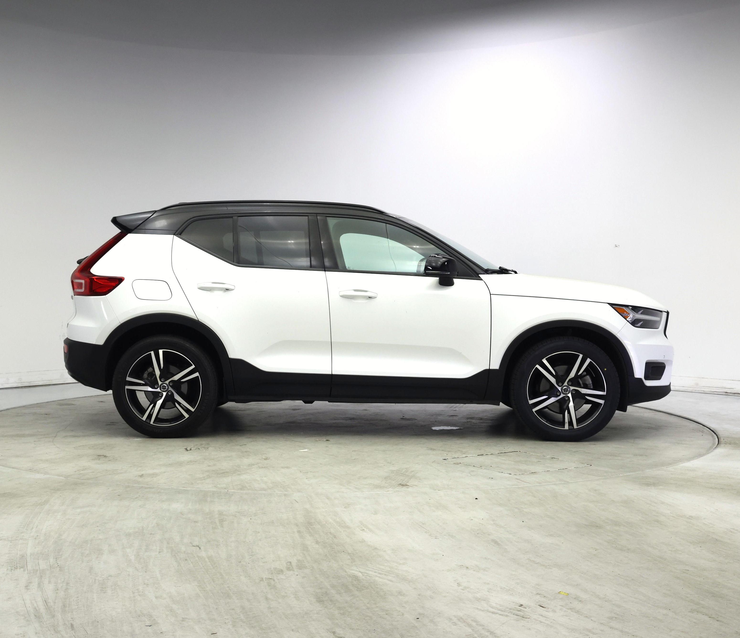 Thumbnail: 2021 Volvo XC40 - 7
