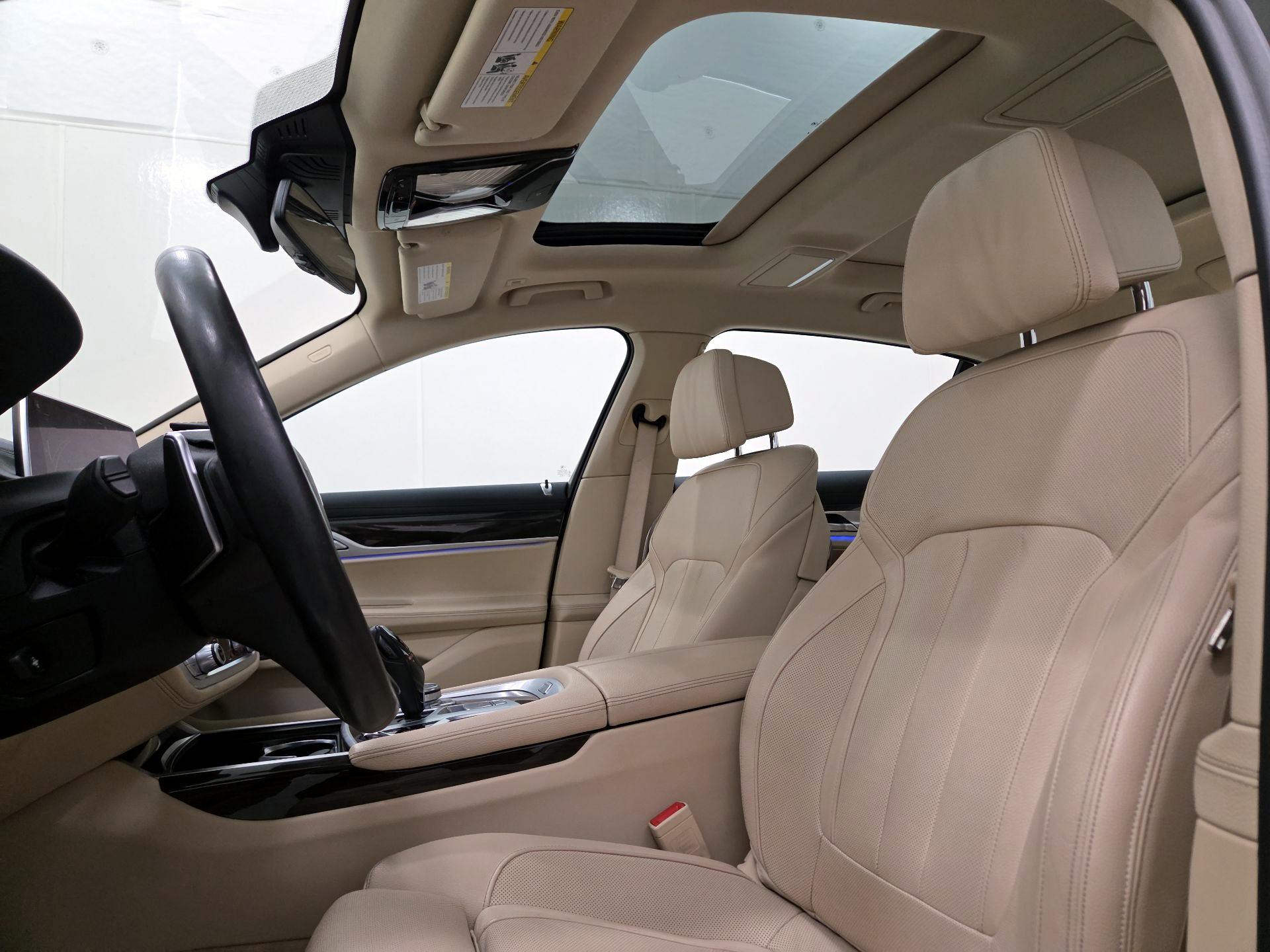 Thumbnail: 2020 BMW 7 Series - 19