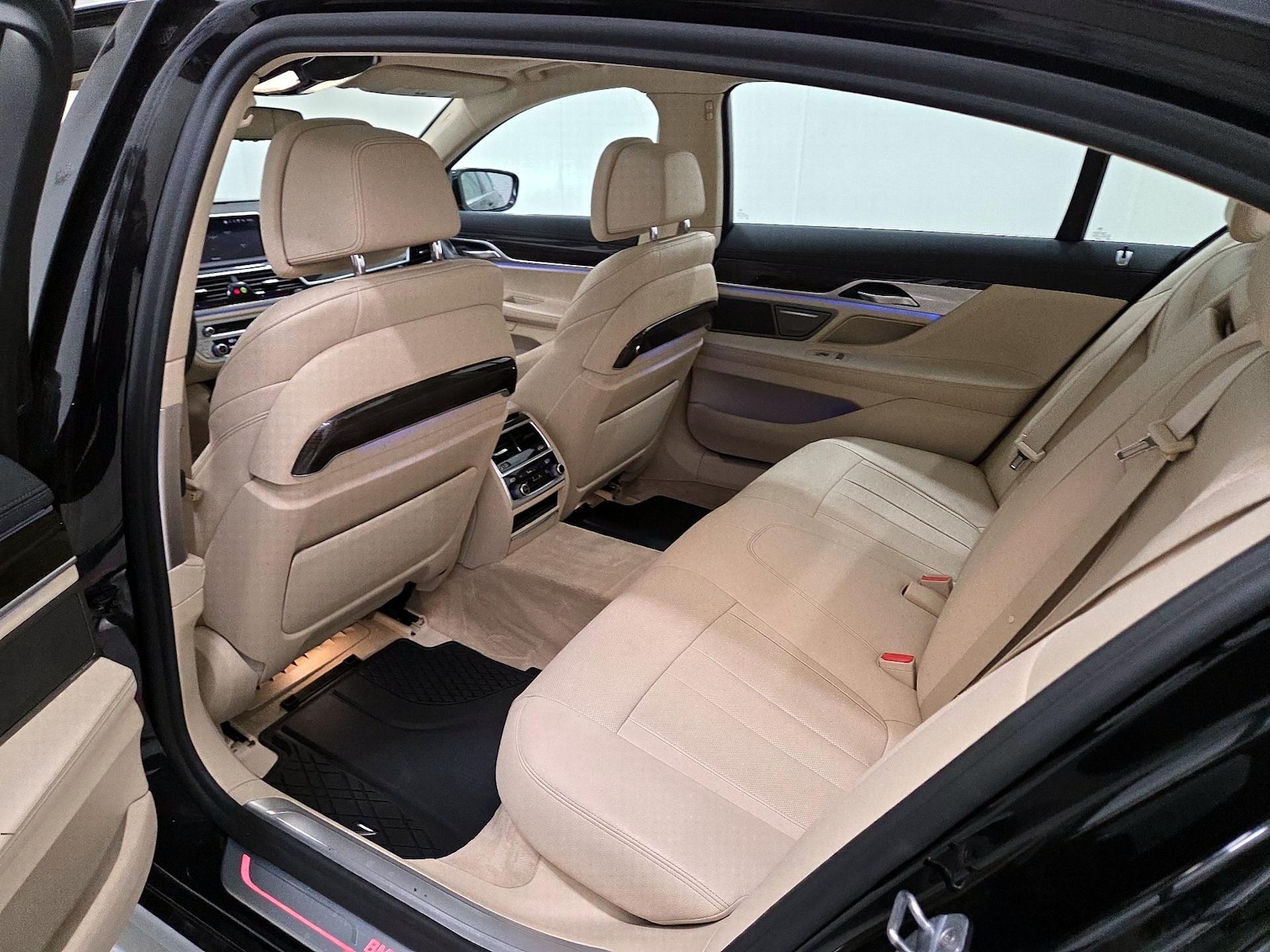 2020 BMW 7 Series 740i - Photo 21