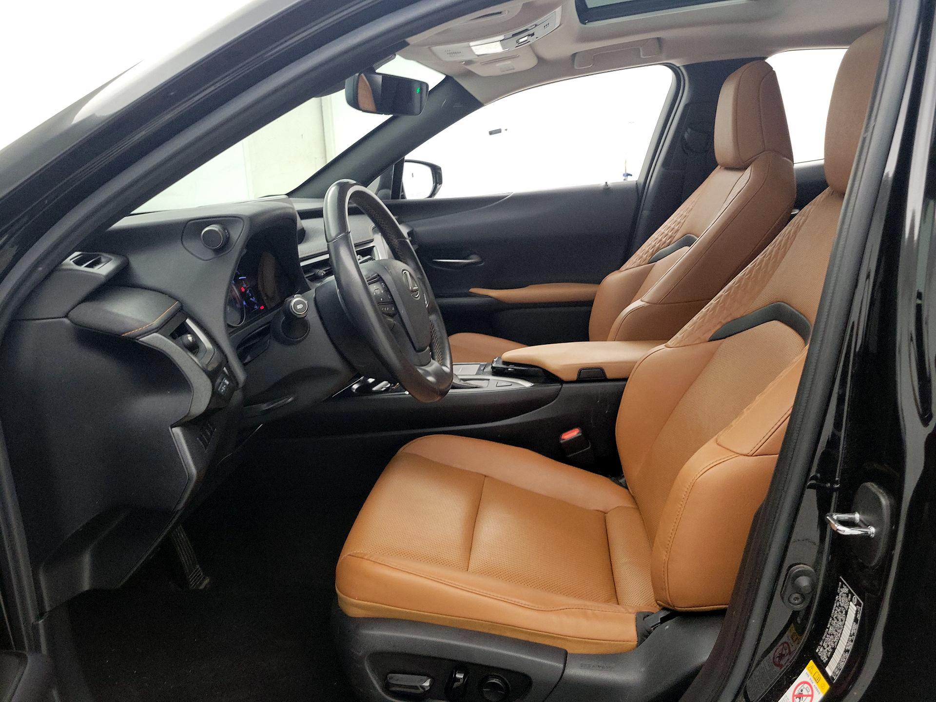 Thumbnail: 2019 Lexus UX - 11