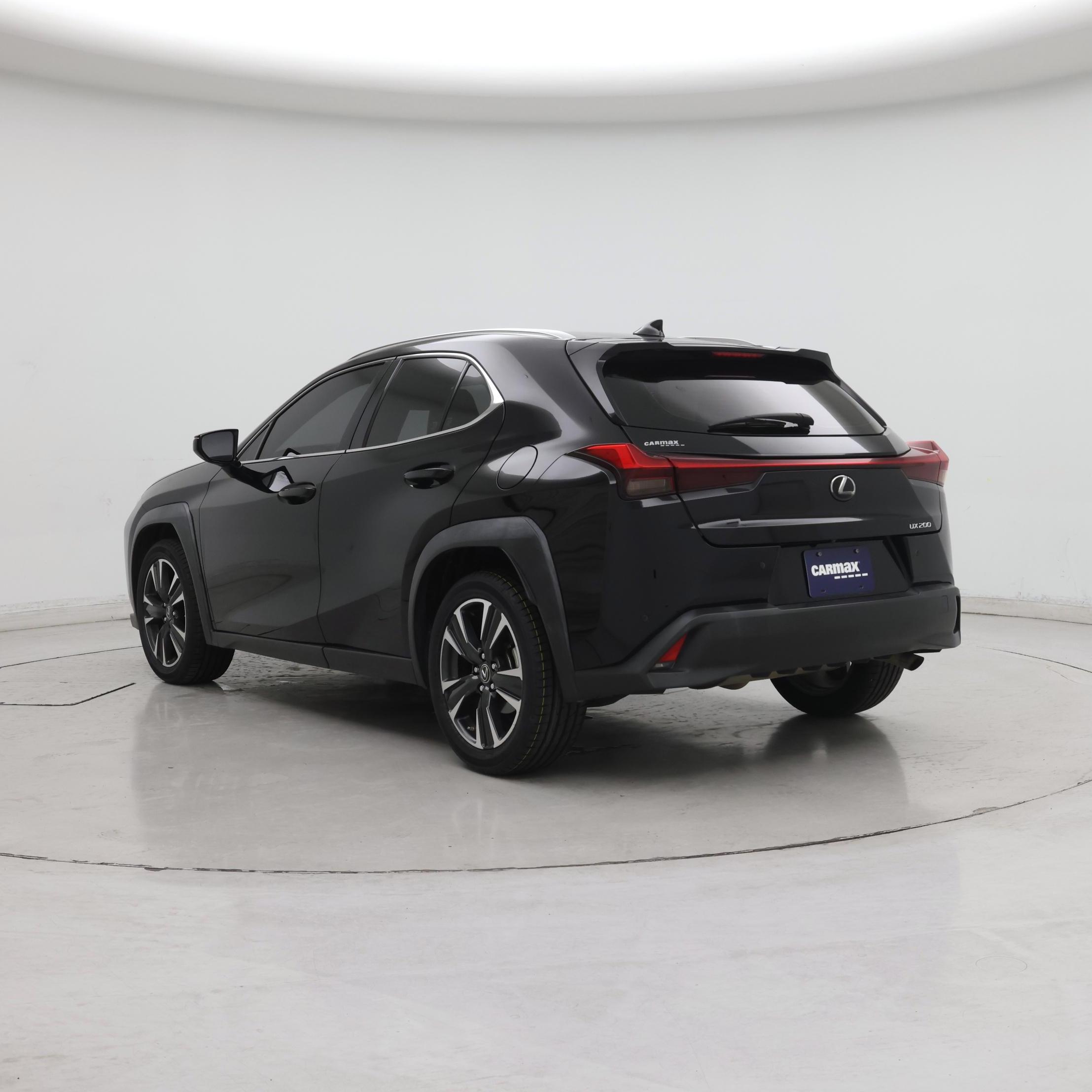 Thumbnail: 2019 Lexus UX - 2