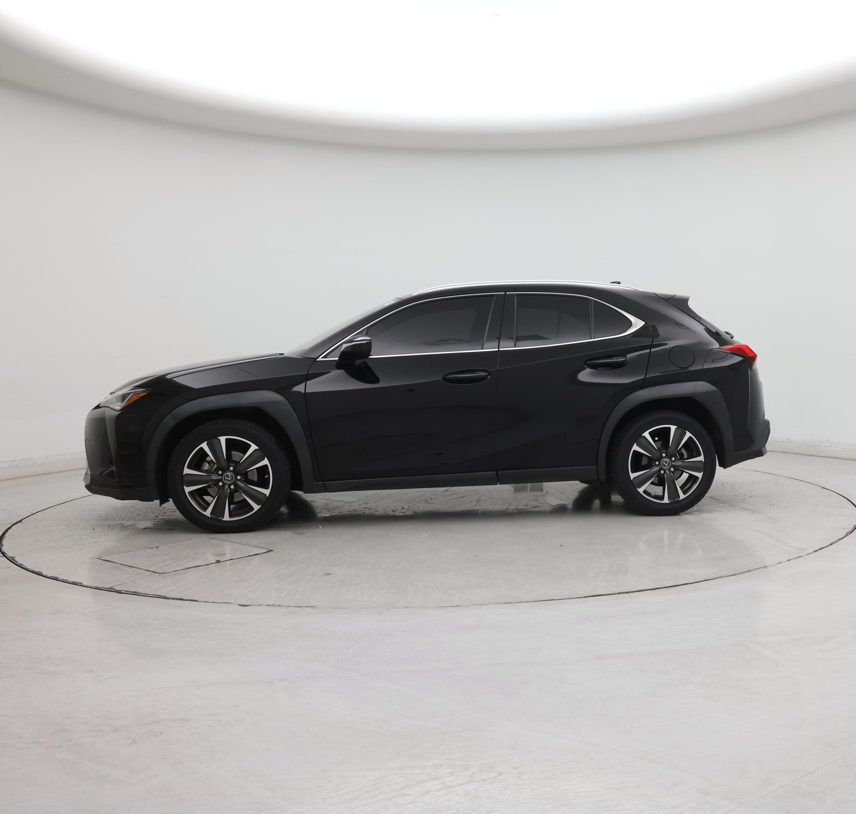 Thumbnail: 2019 Lexus UX - 3