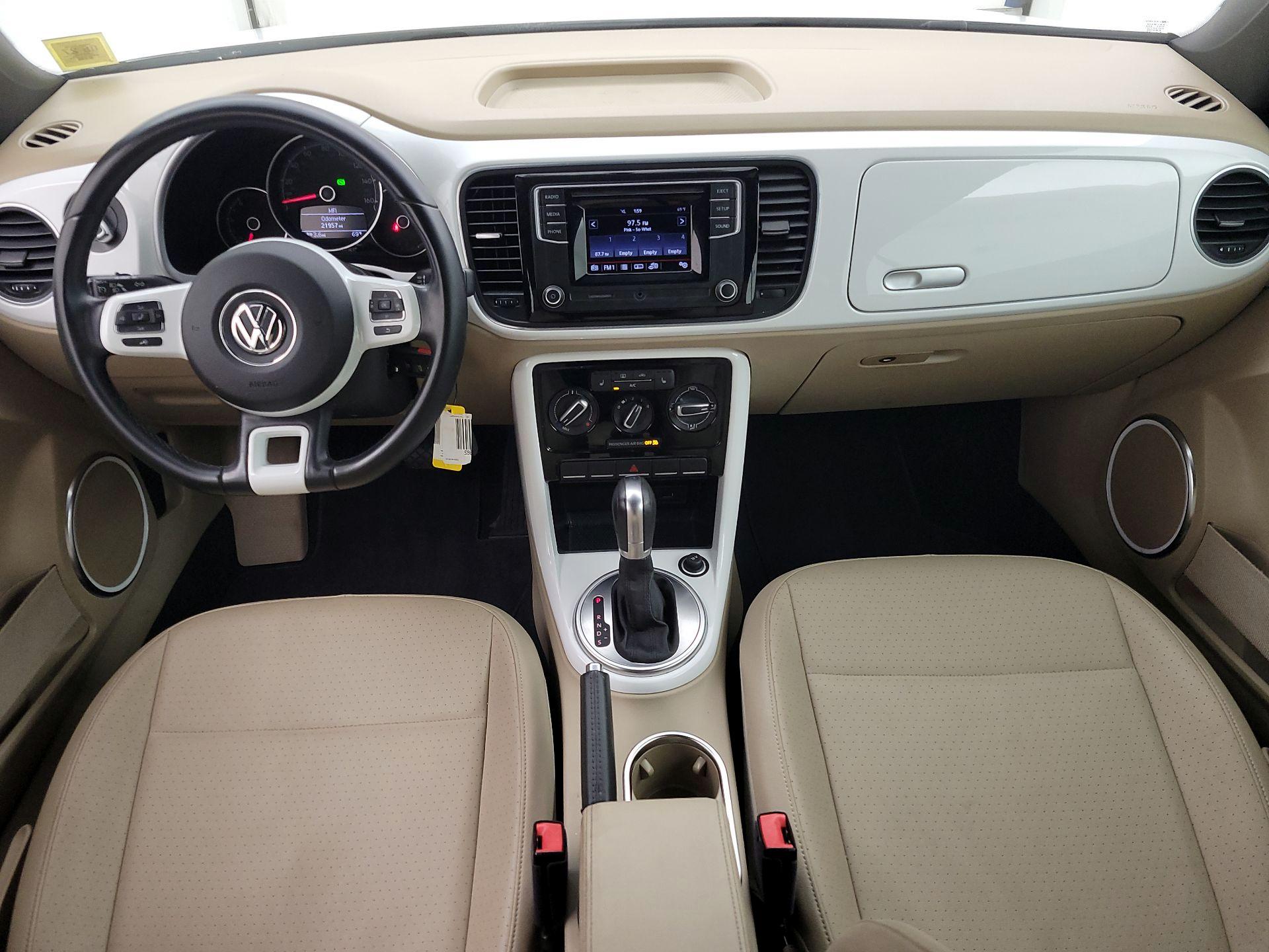 Thumbnail: 2018 Volkswagen Beetle - 9