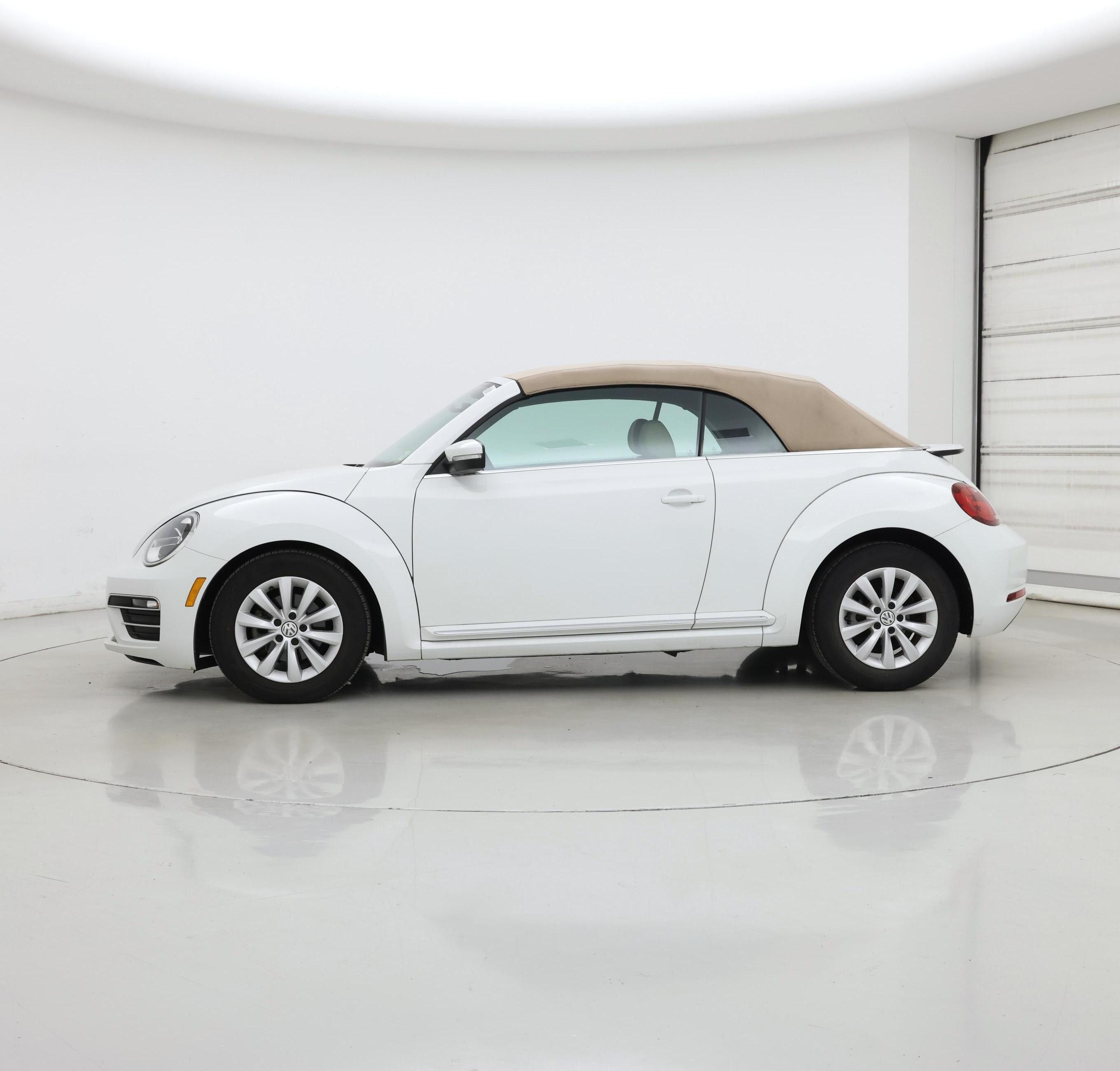 Thumbnail: 2018 Volkswagen Beetle - 3