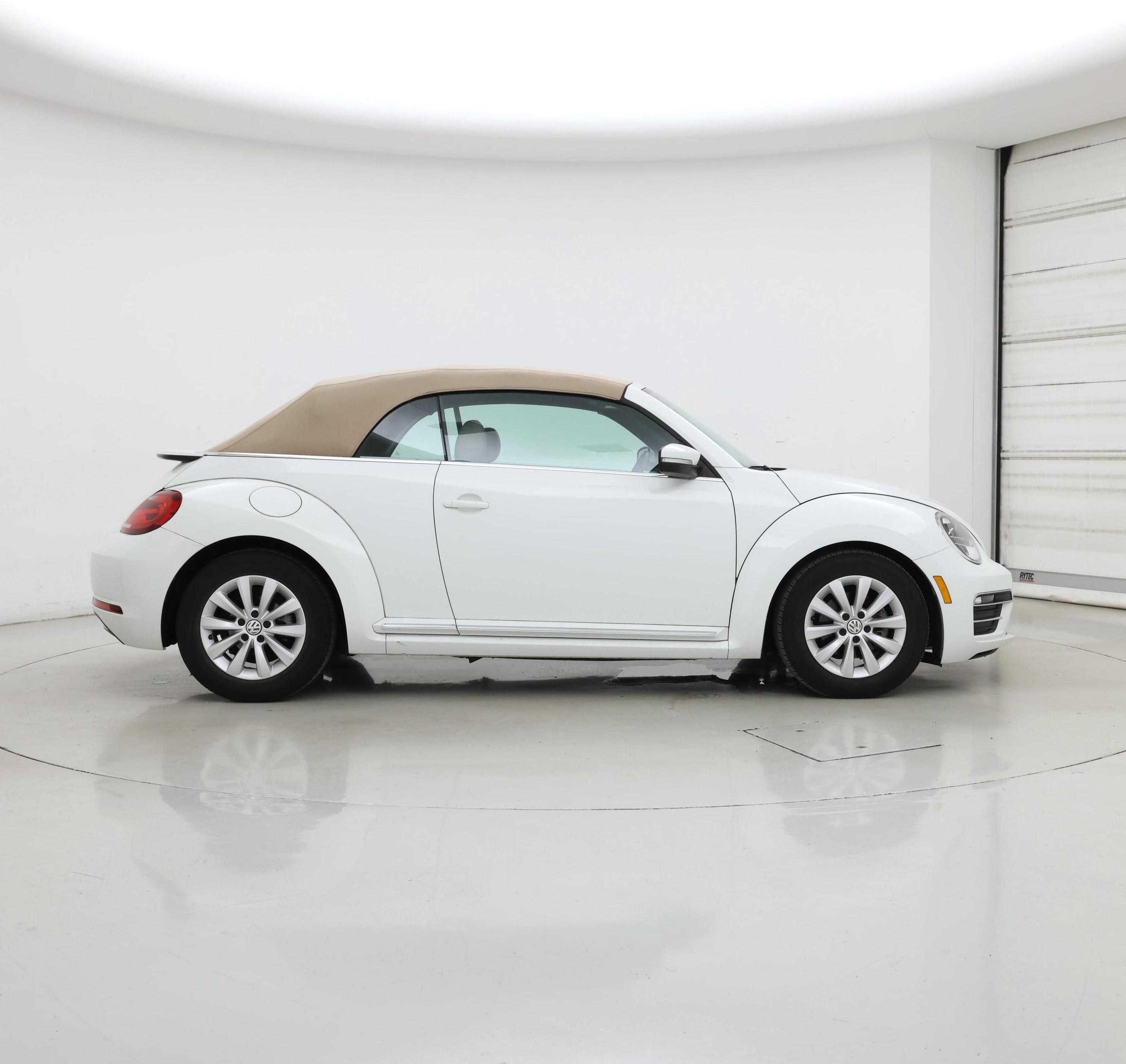 Thumbnail: 2018 Volkswagen Beetle - 7
