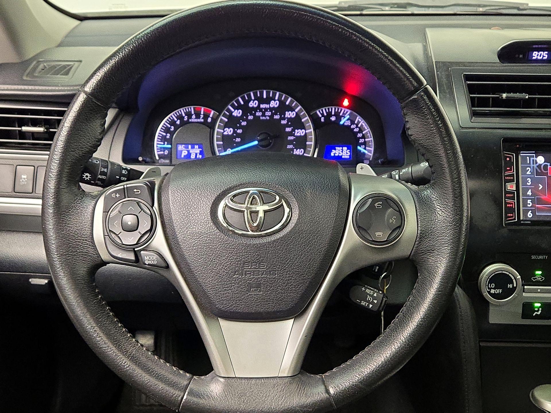 Thumbnail: 2014 Toyota Camry - 10