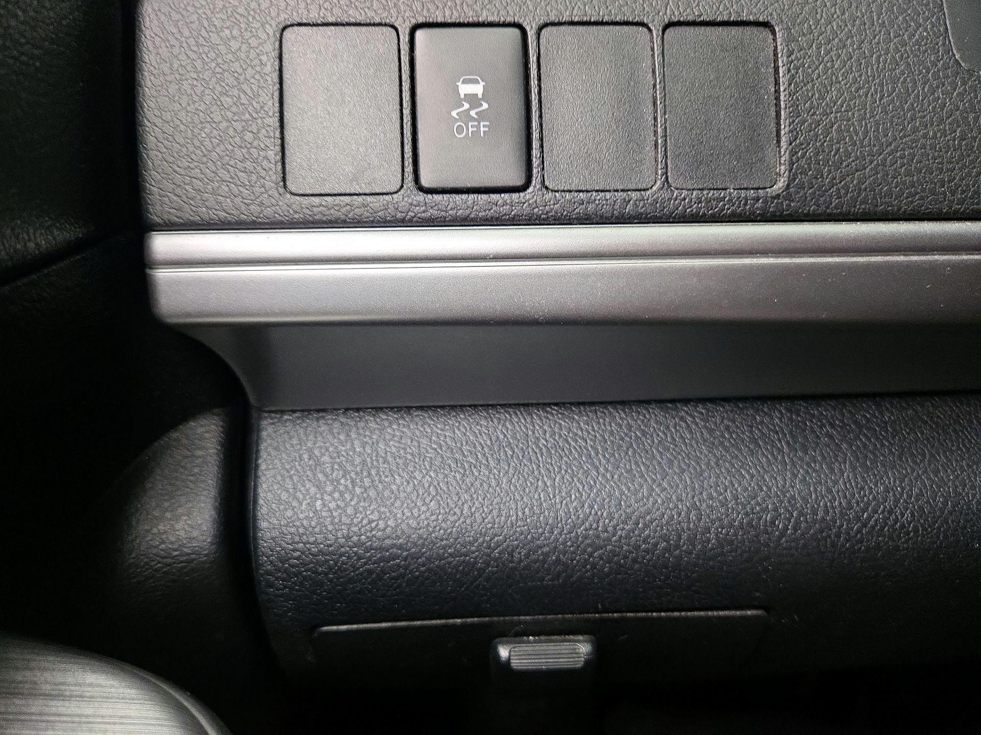 Thumbnail: 2014 Toyota Camry - 13