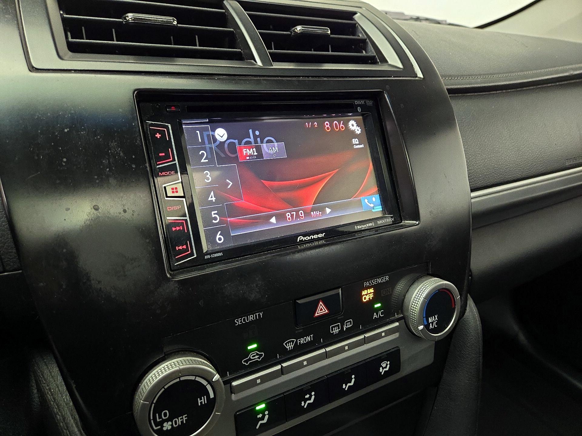 Thumbnail: 2014 Toyota Camry - 15