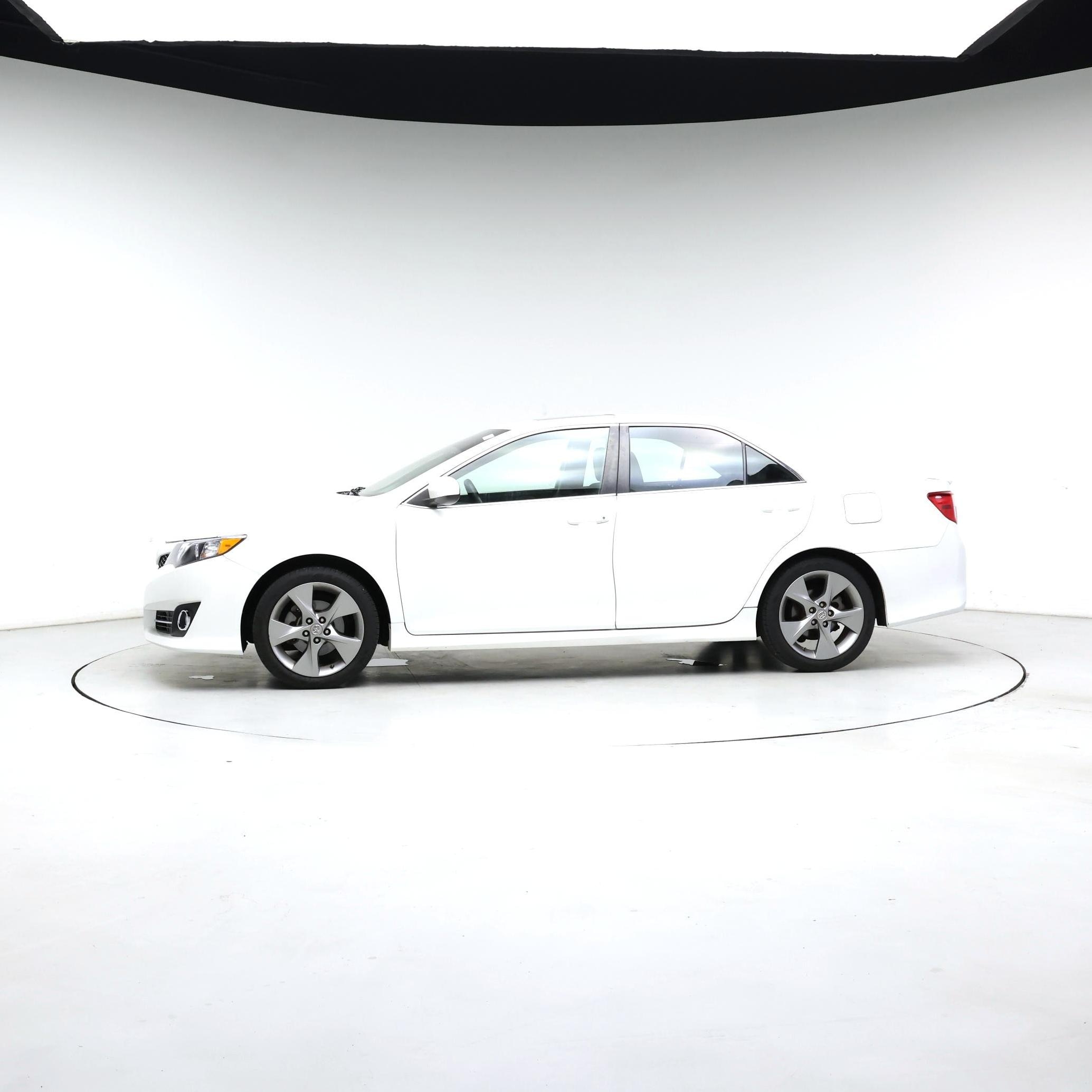 Thumbnail: 2014 Toyota Camry - 3