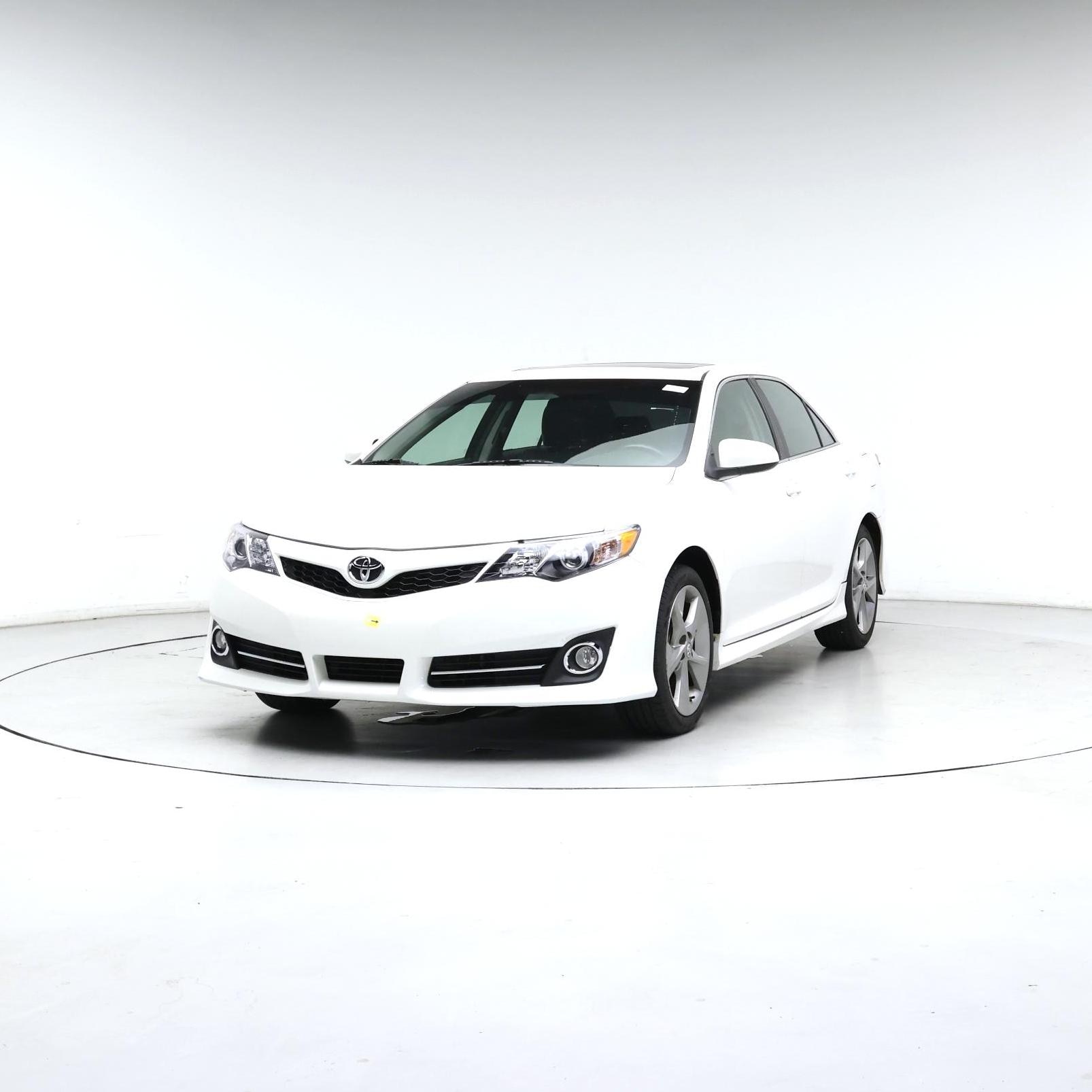 Thumbnail: 2014 Toyota Camry - 4