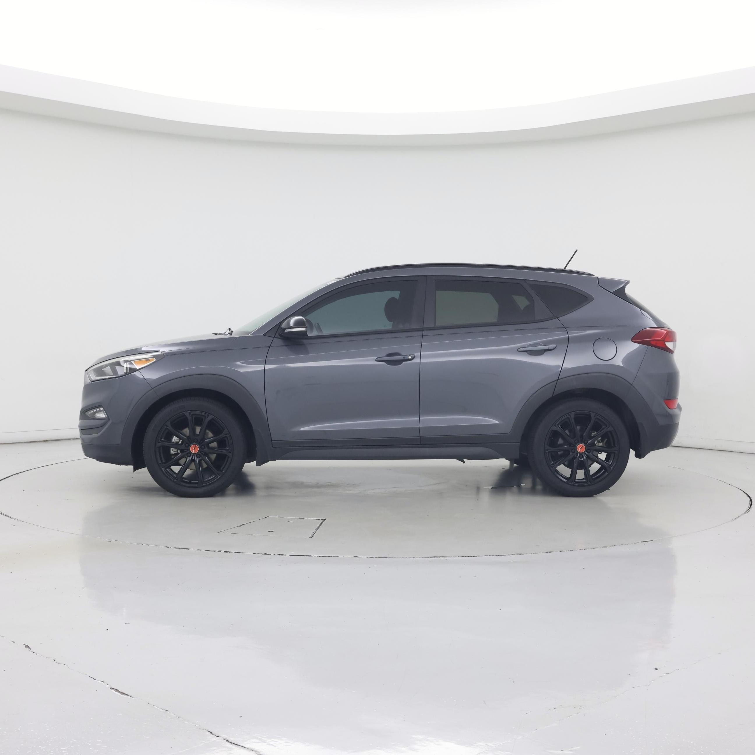 Thumbnail: 2017 Hyundai Tucson - 3