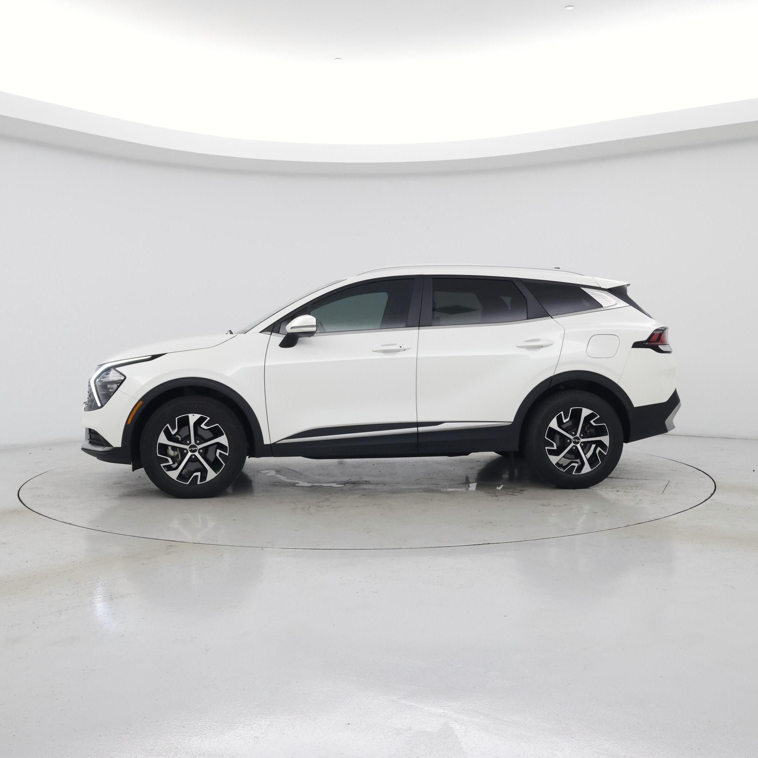 Thumbnail: 2023 Kia Sportage - 3
