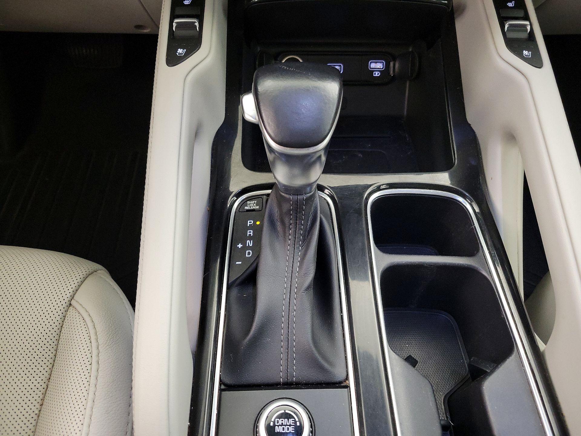 Thumbnail: 2020 Kia Telluride - 17