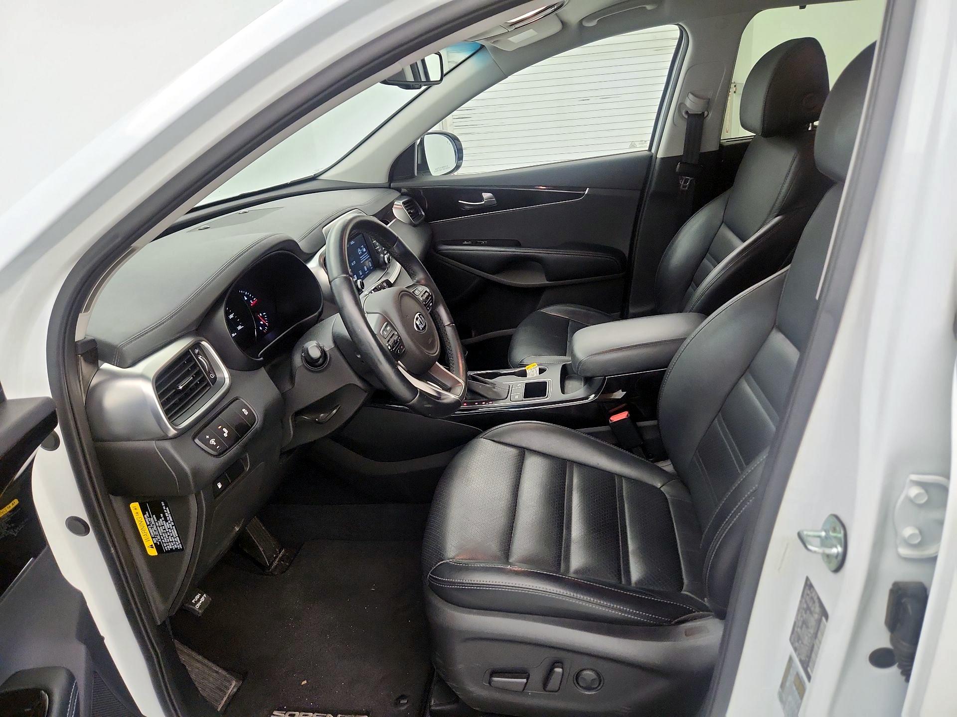 Thumbnail: 2017 Kia Sorento - 11