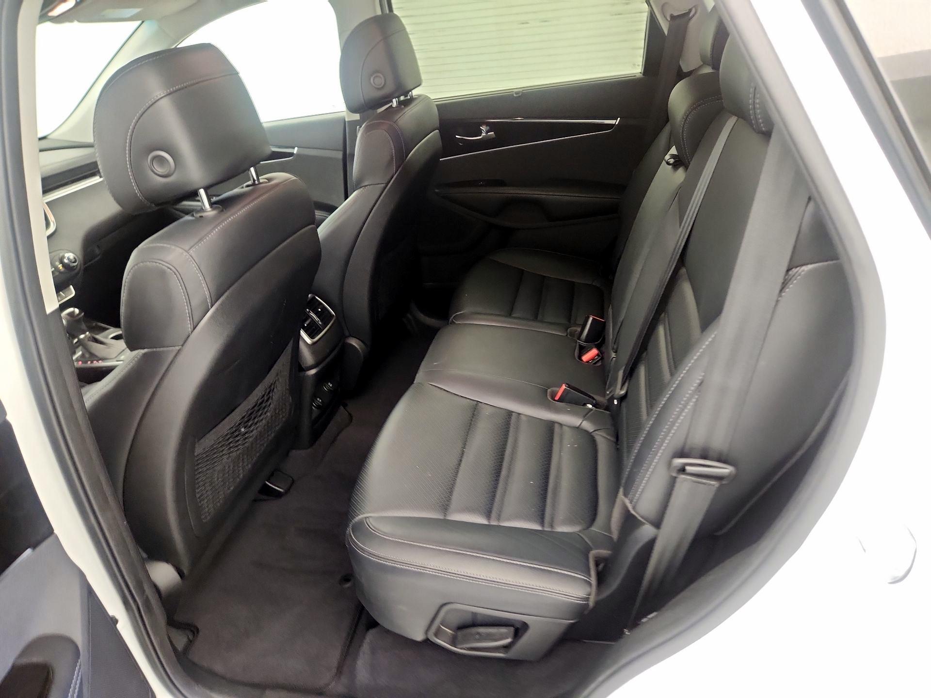 Thumbnail: 2017 Kia Sorento - 18