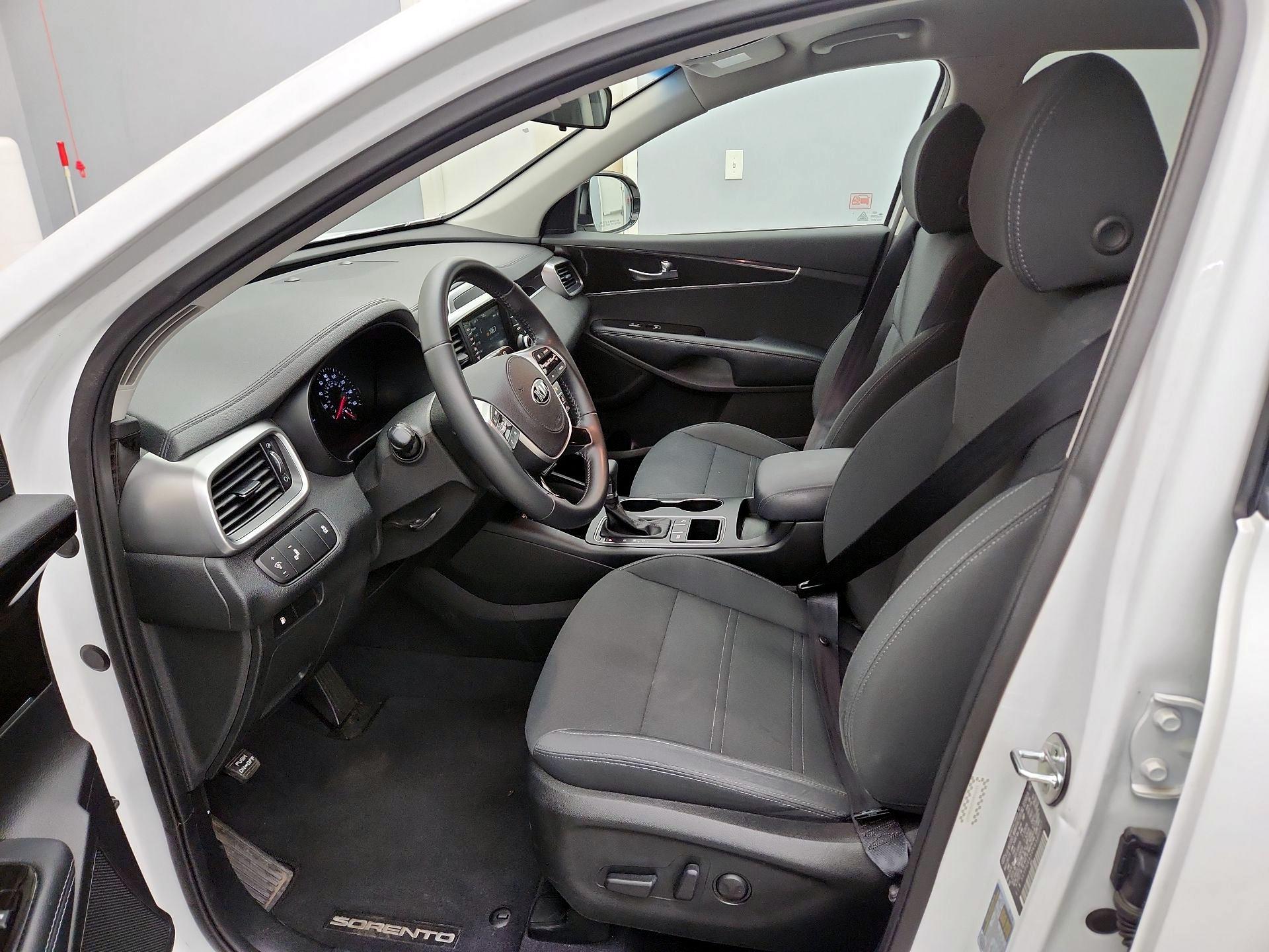 Thumbnail: 2019 Kia Sorento - 11