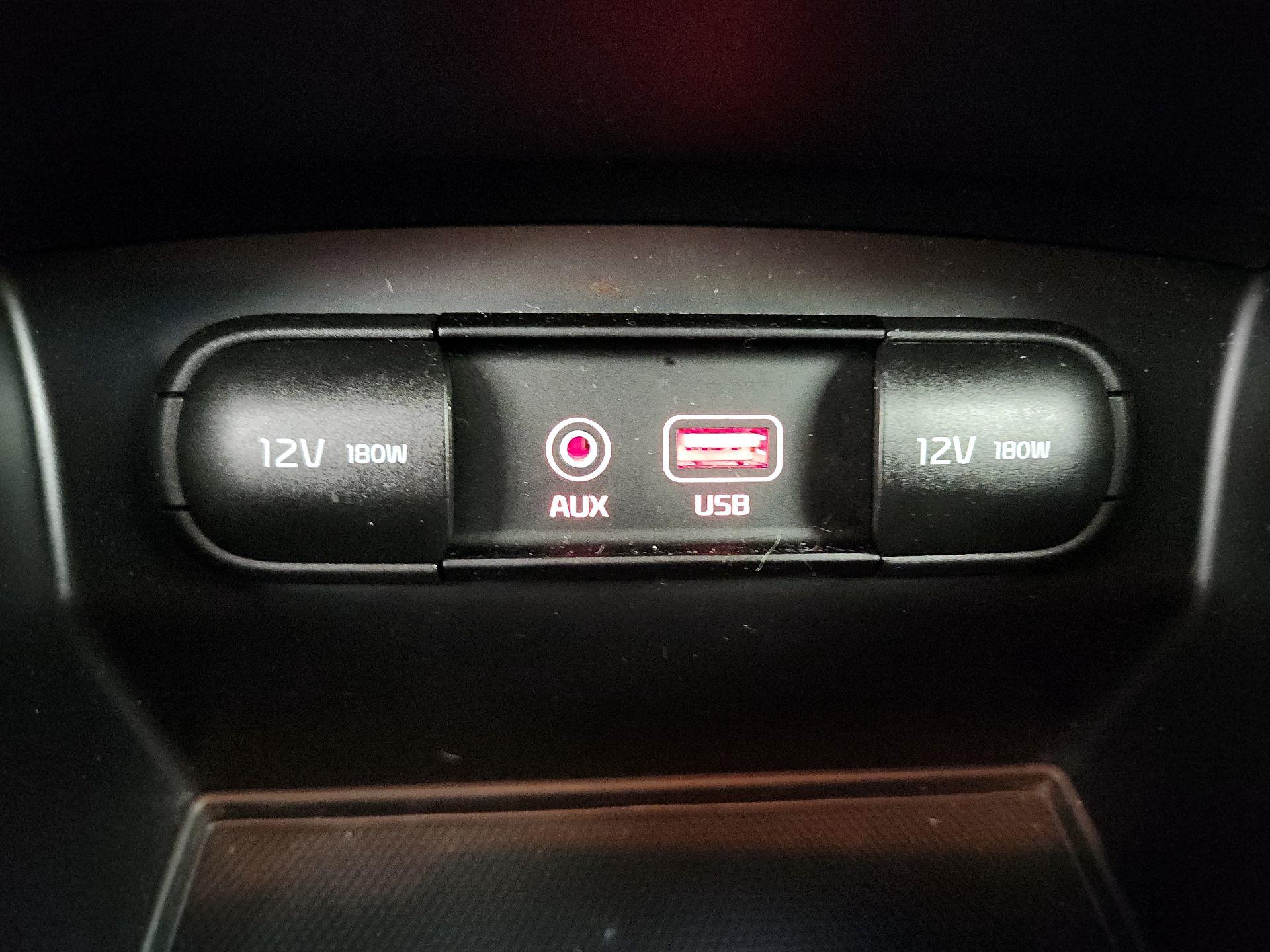 Thumbnail: 2019 Kia Sorento - 18