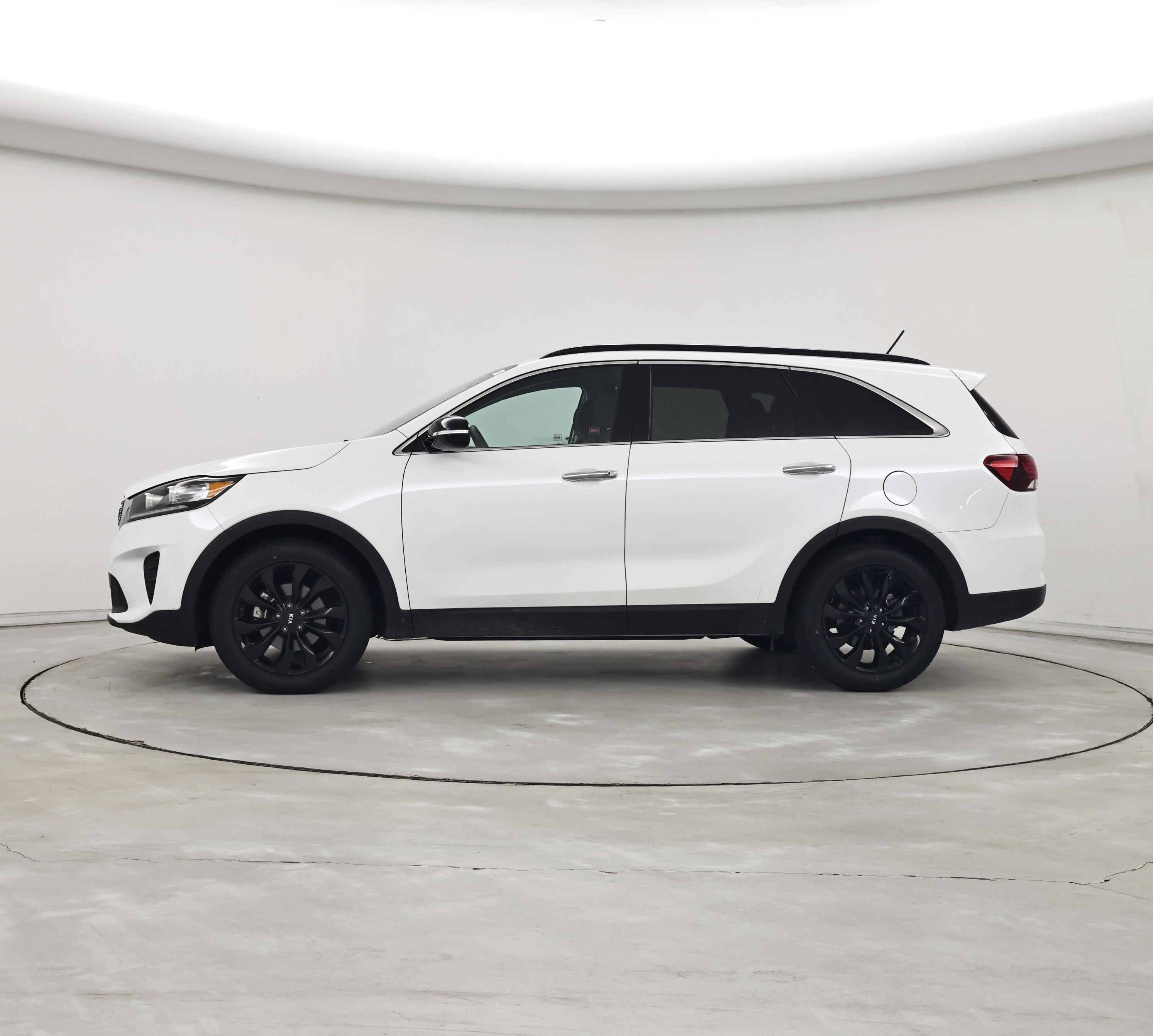 Thumbnail: 2019 Kia Sorento - 3