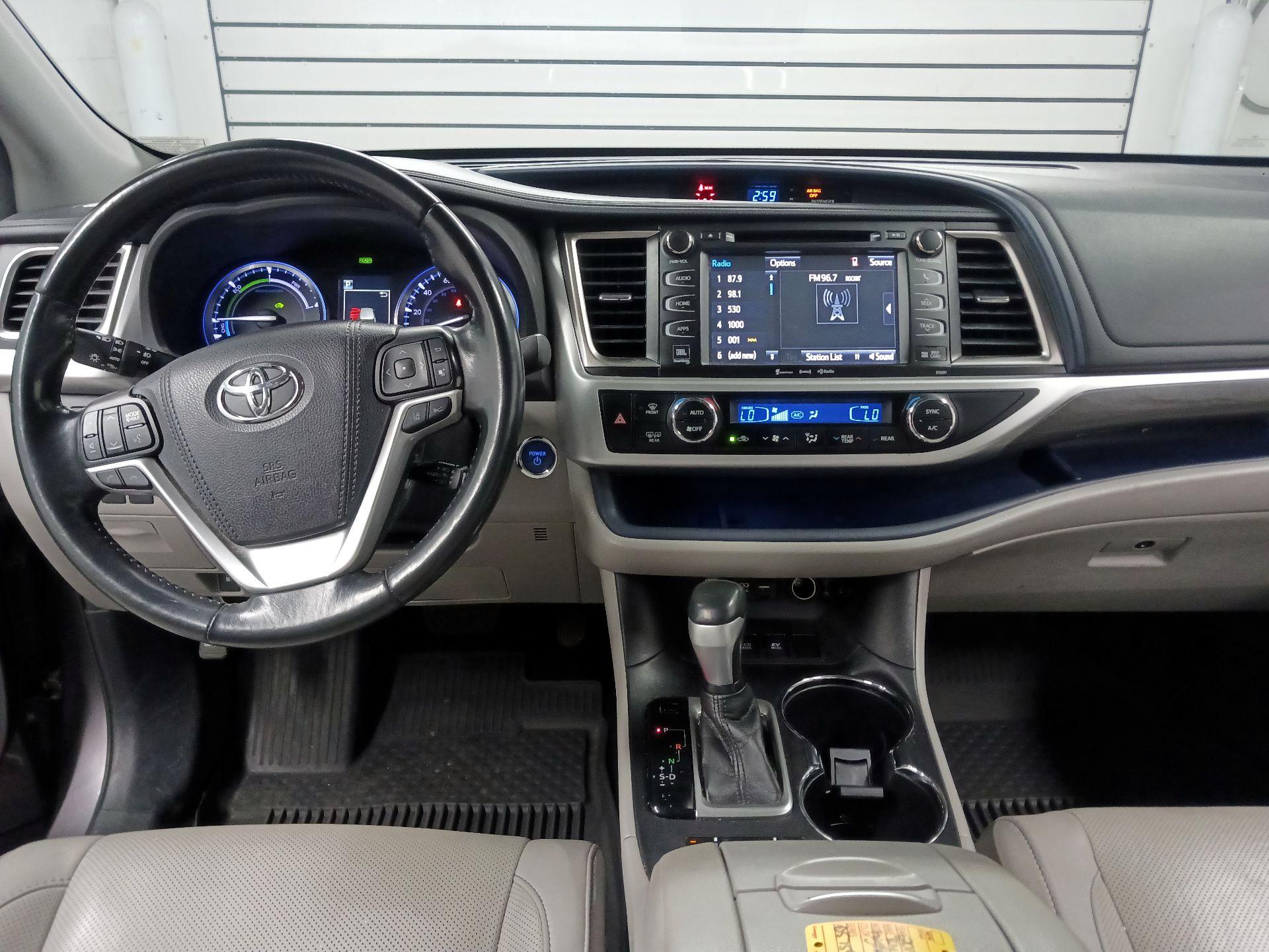 Thumbnail: 2019 Toyota Highlander - 9