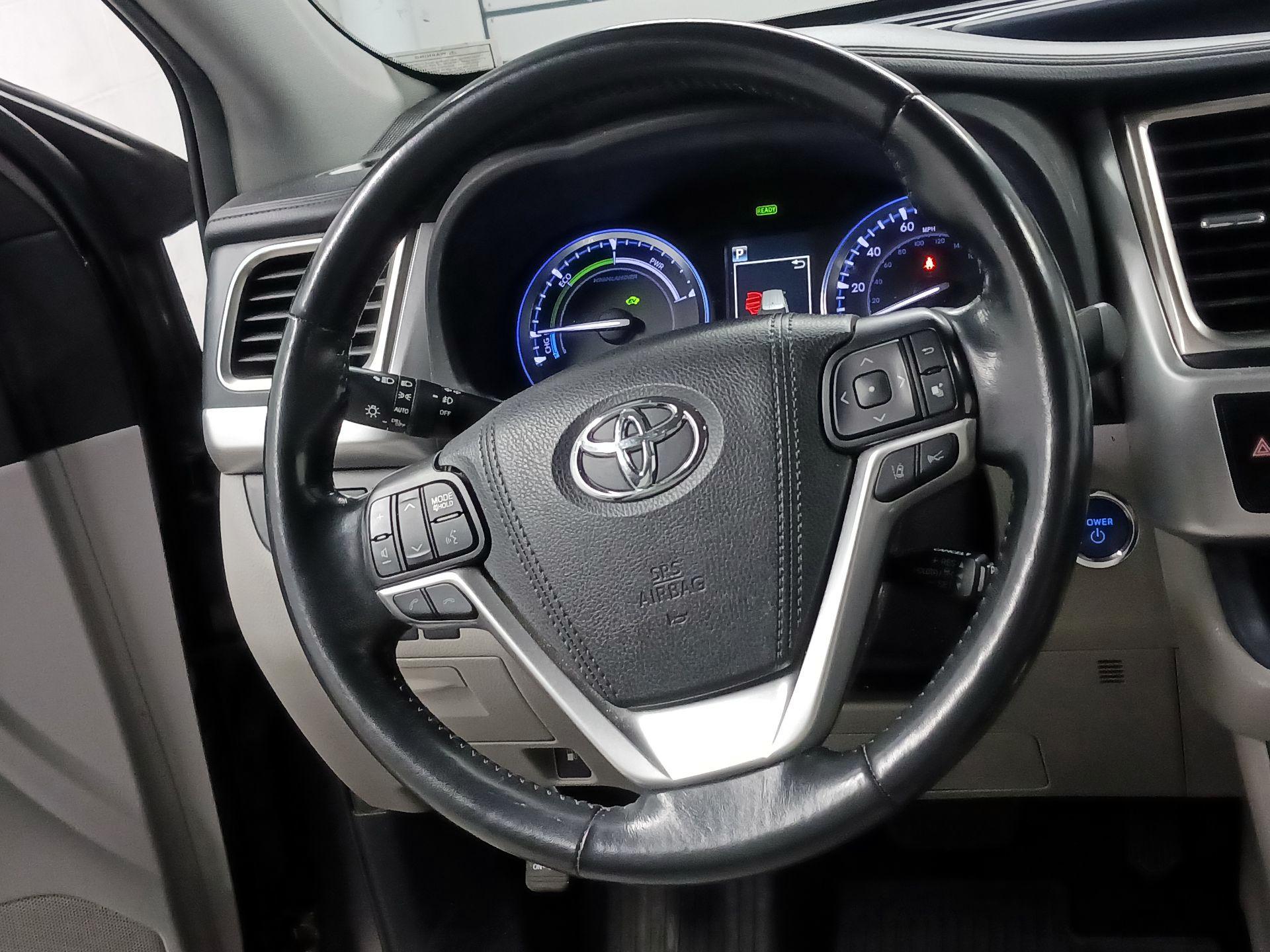 Thumbnail: 2019 Toyota Highlander - 10