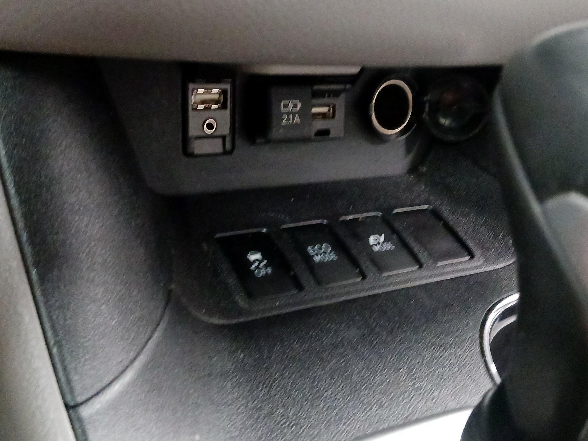 Thumbnail: 2019 Toyota Highlander - 18