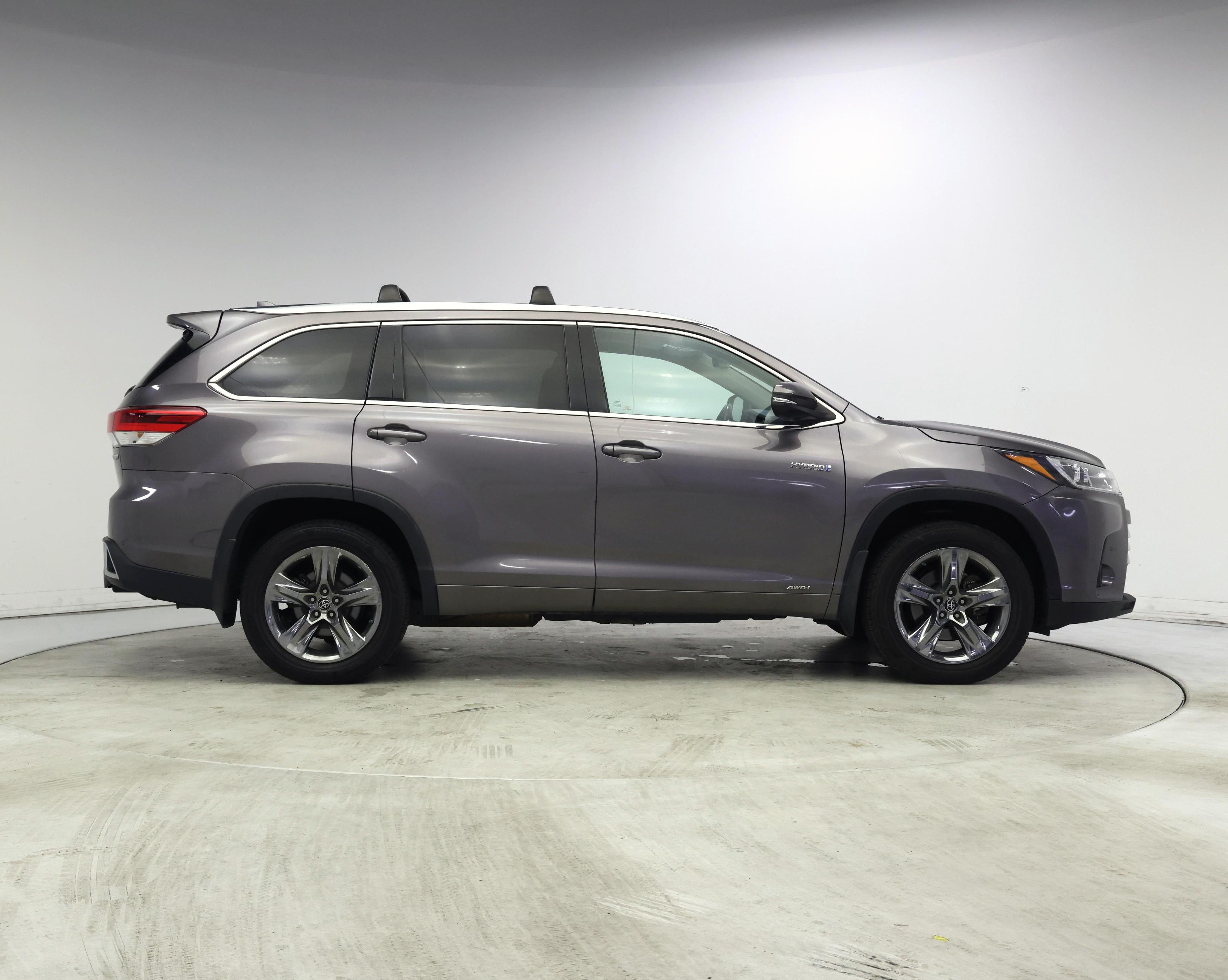 Thumbnail: 2019 Toyota Highlander - 7