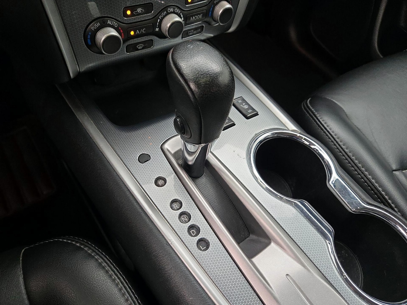 2017 Nissan Pathfinder SL - Photo 19
