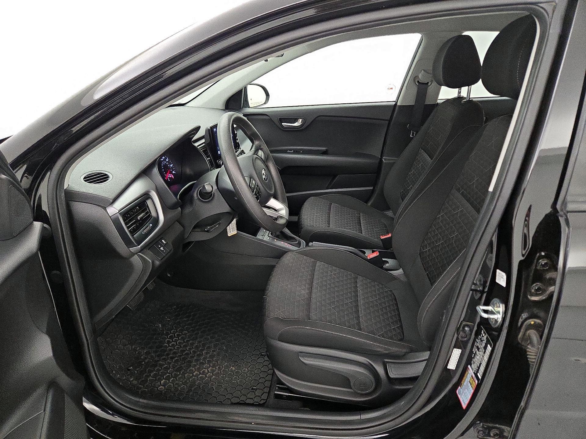 Thumbnail: 2021 Kia Rio - 11