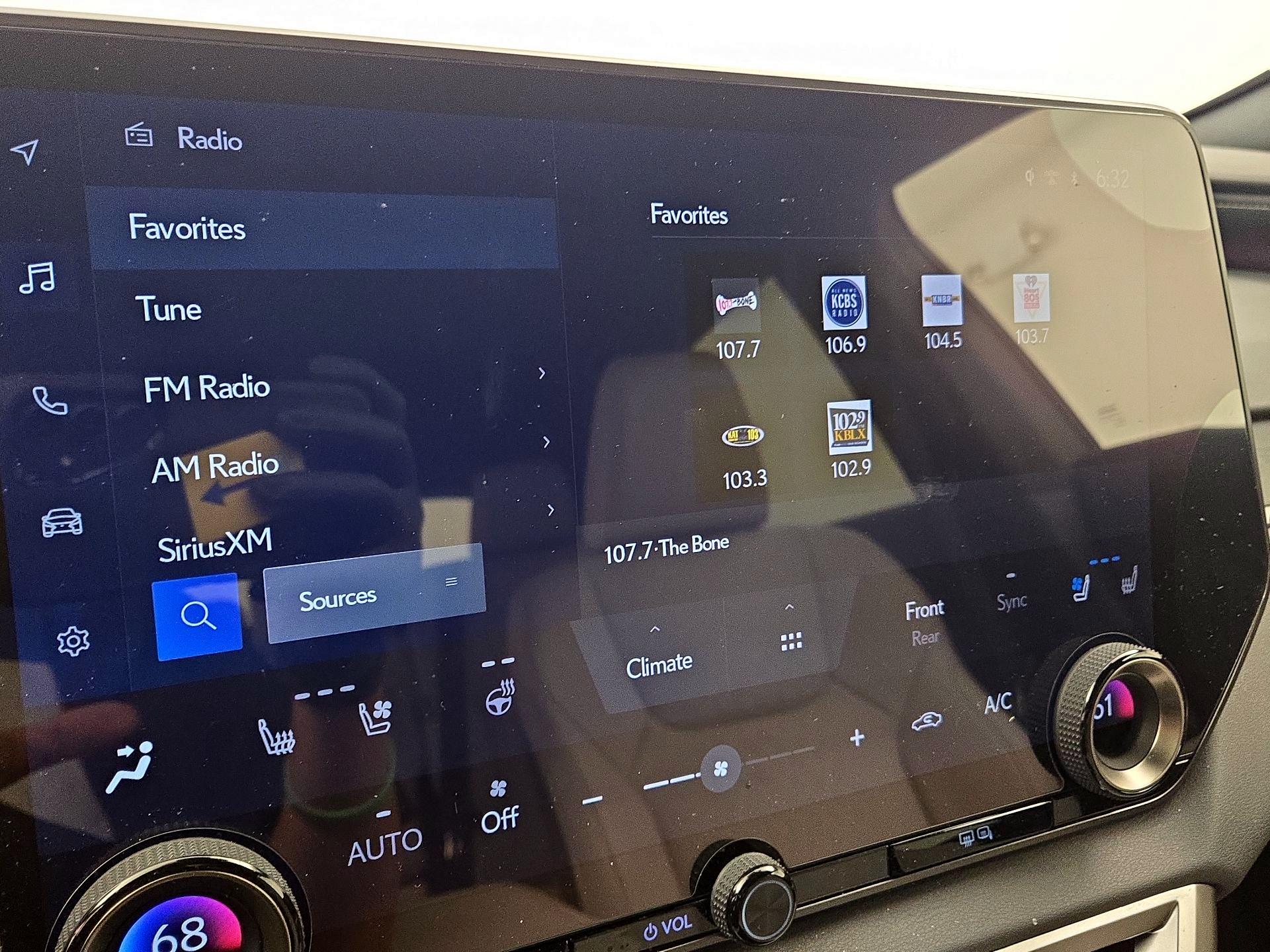 Thumbnail: 2024 Lexus RX - 15