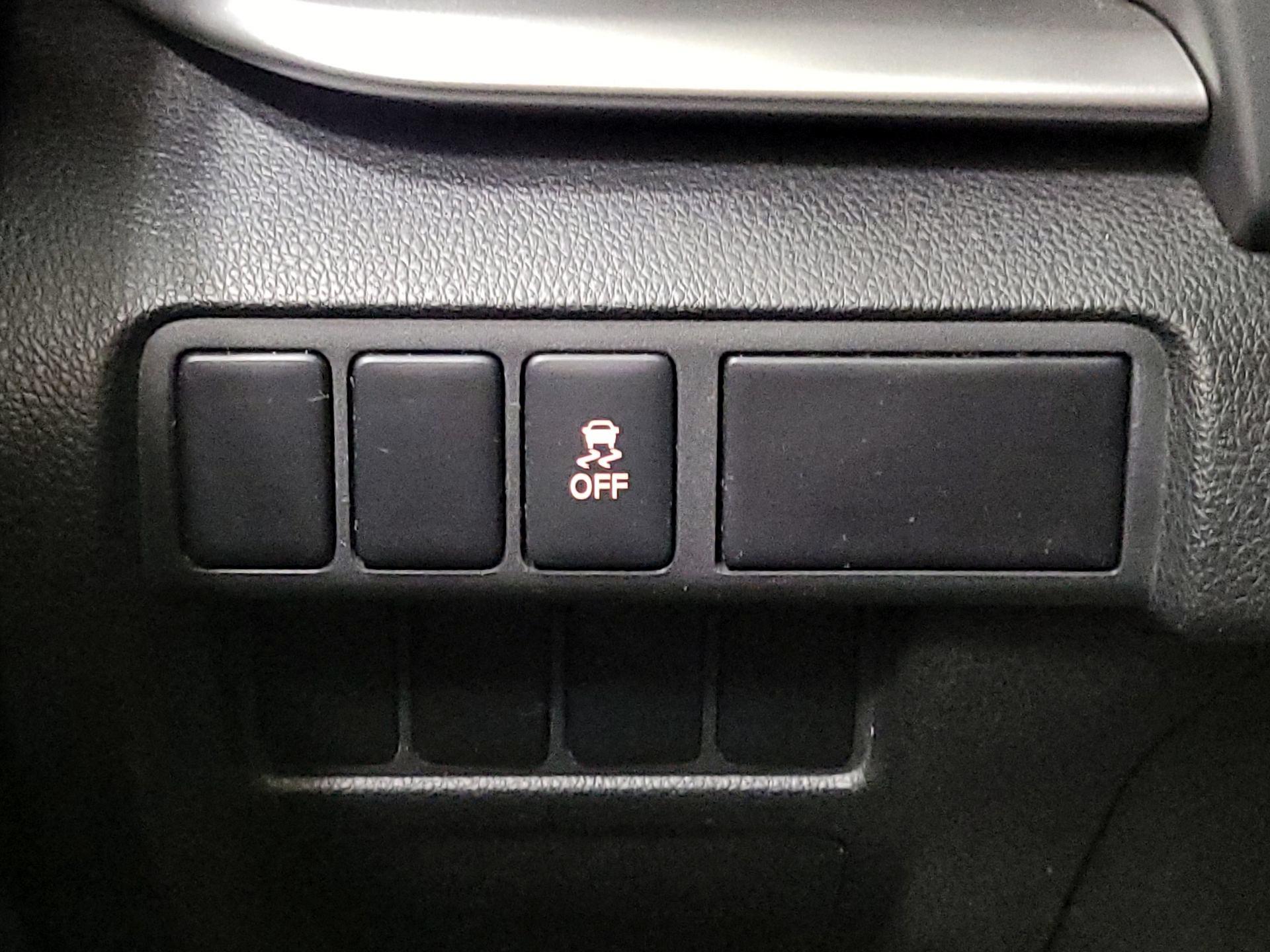 Thumbnail: 2019 Mitsubishi Eclipse Cross - 13