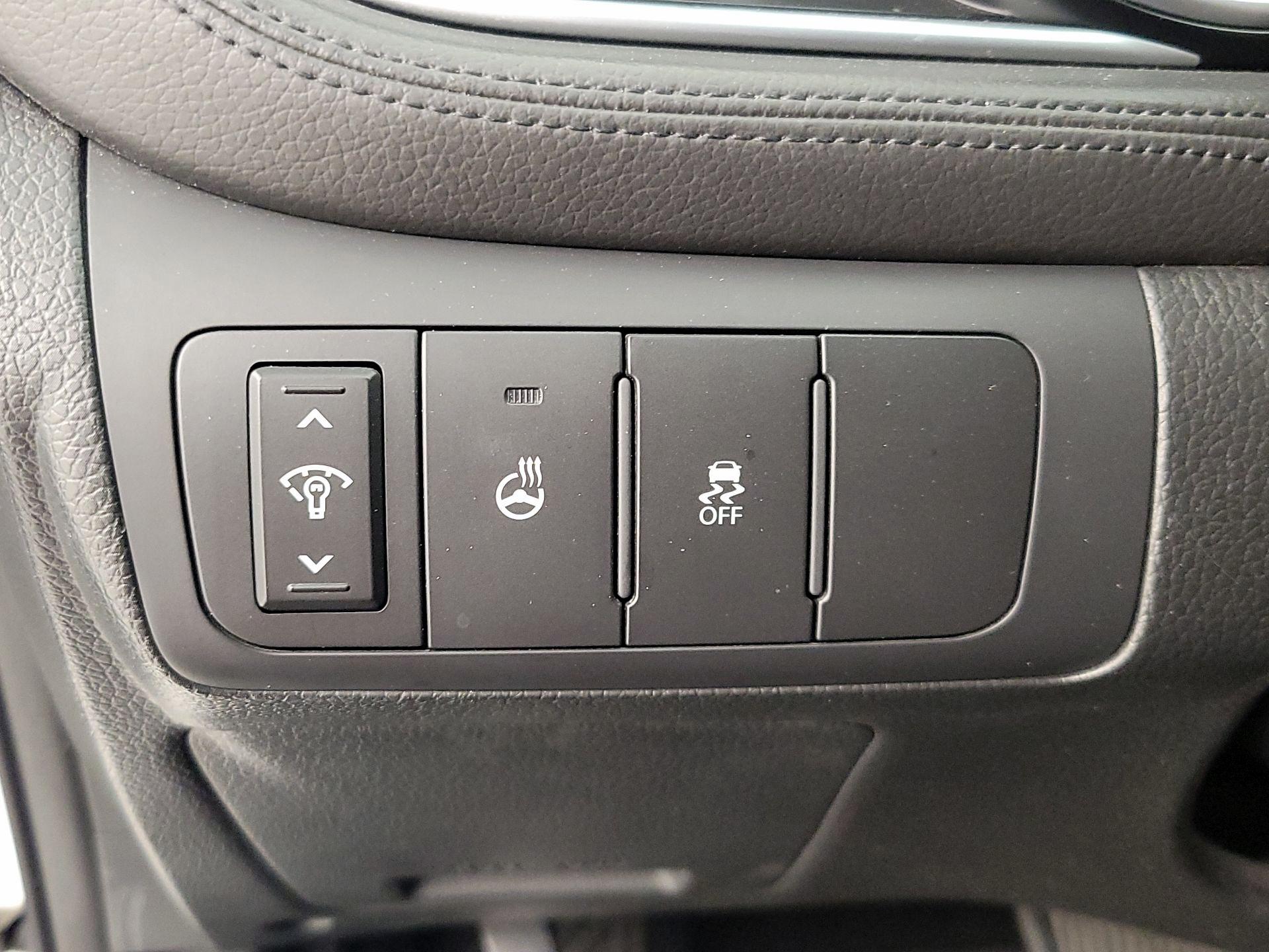Thumbnail: 2015 Kia Optima - 13