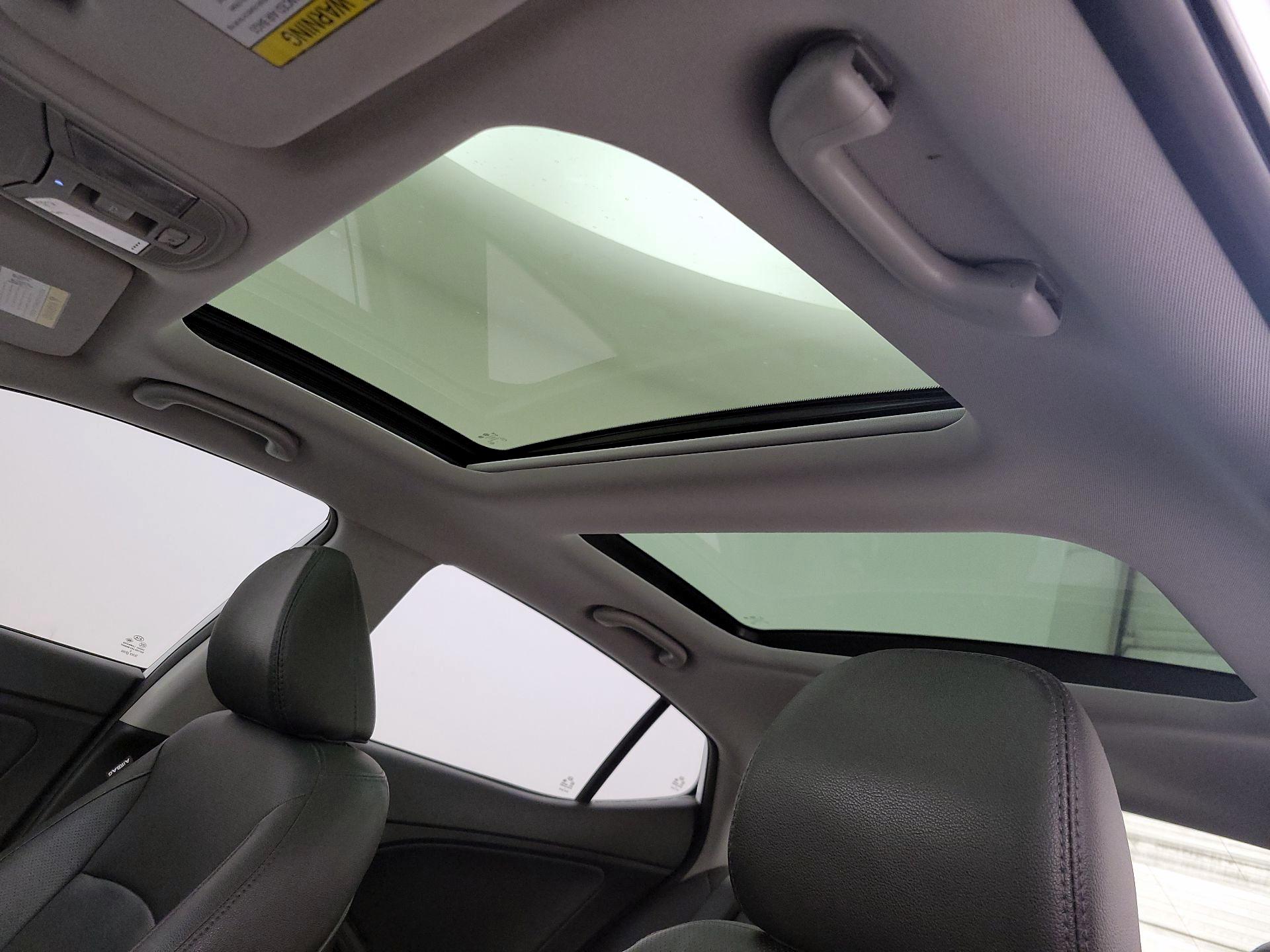 Thumbnail: 2015 Kia Optima - 19