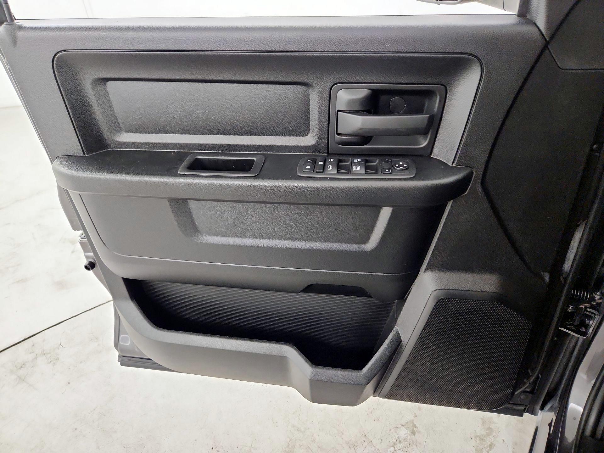 Thumbnail: 2022 RAM 1500 Classic - 12