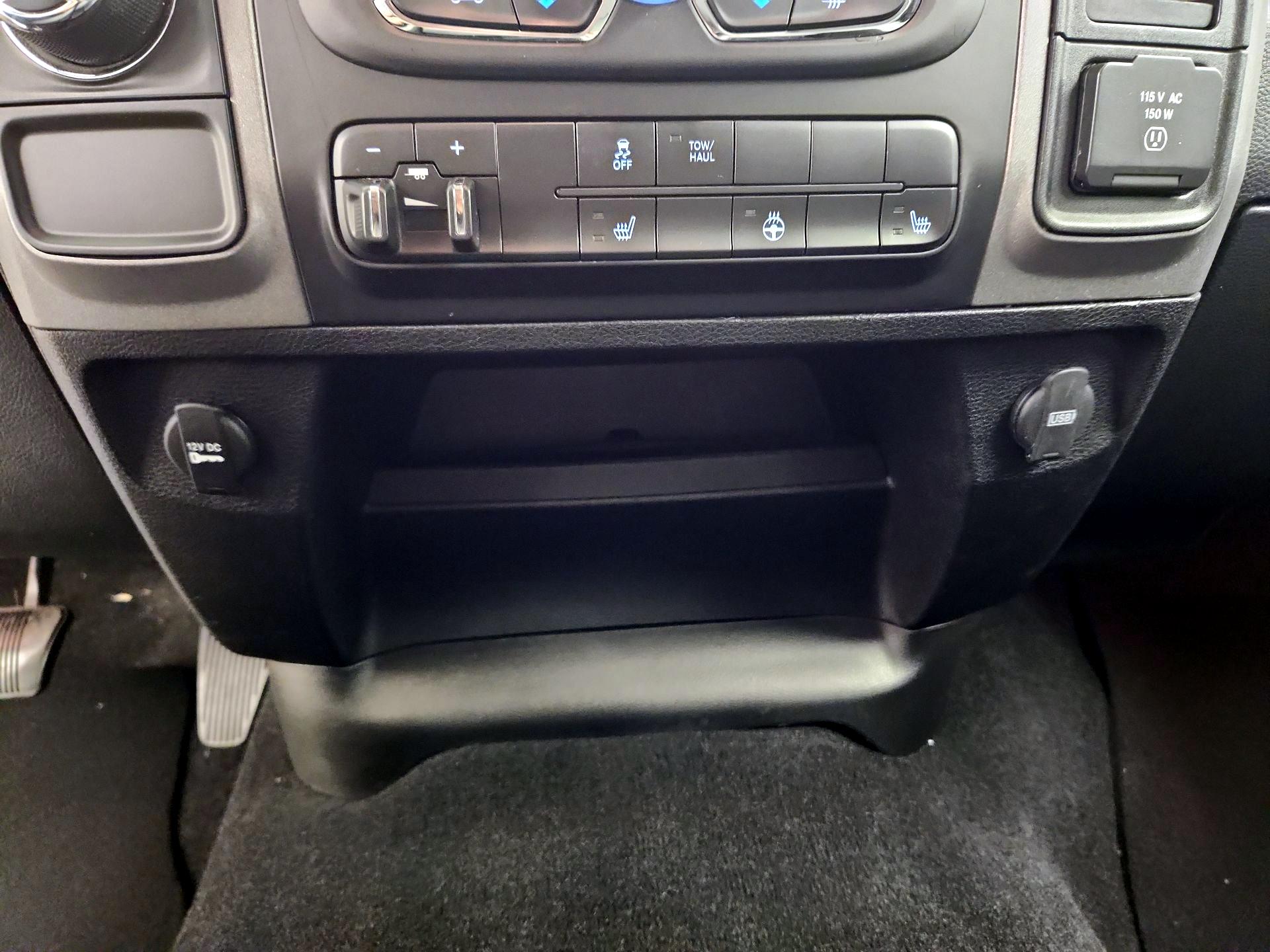 Thumbnail: 2022 RAM 1500 Classic - 18