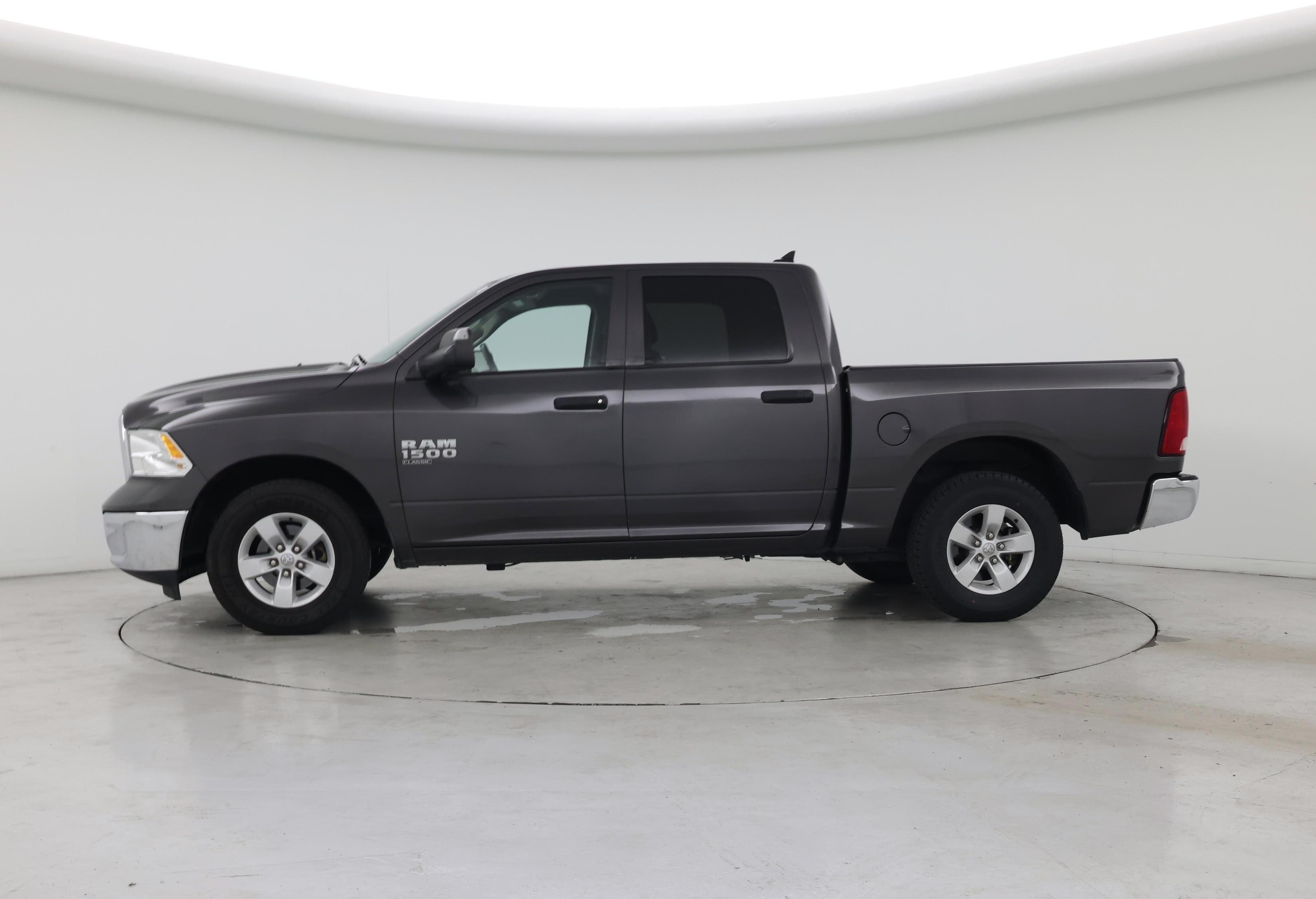Thumbnail: 2022 RAM 1500 Classic - 3