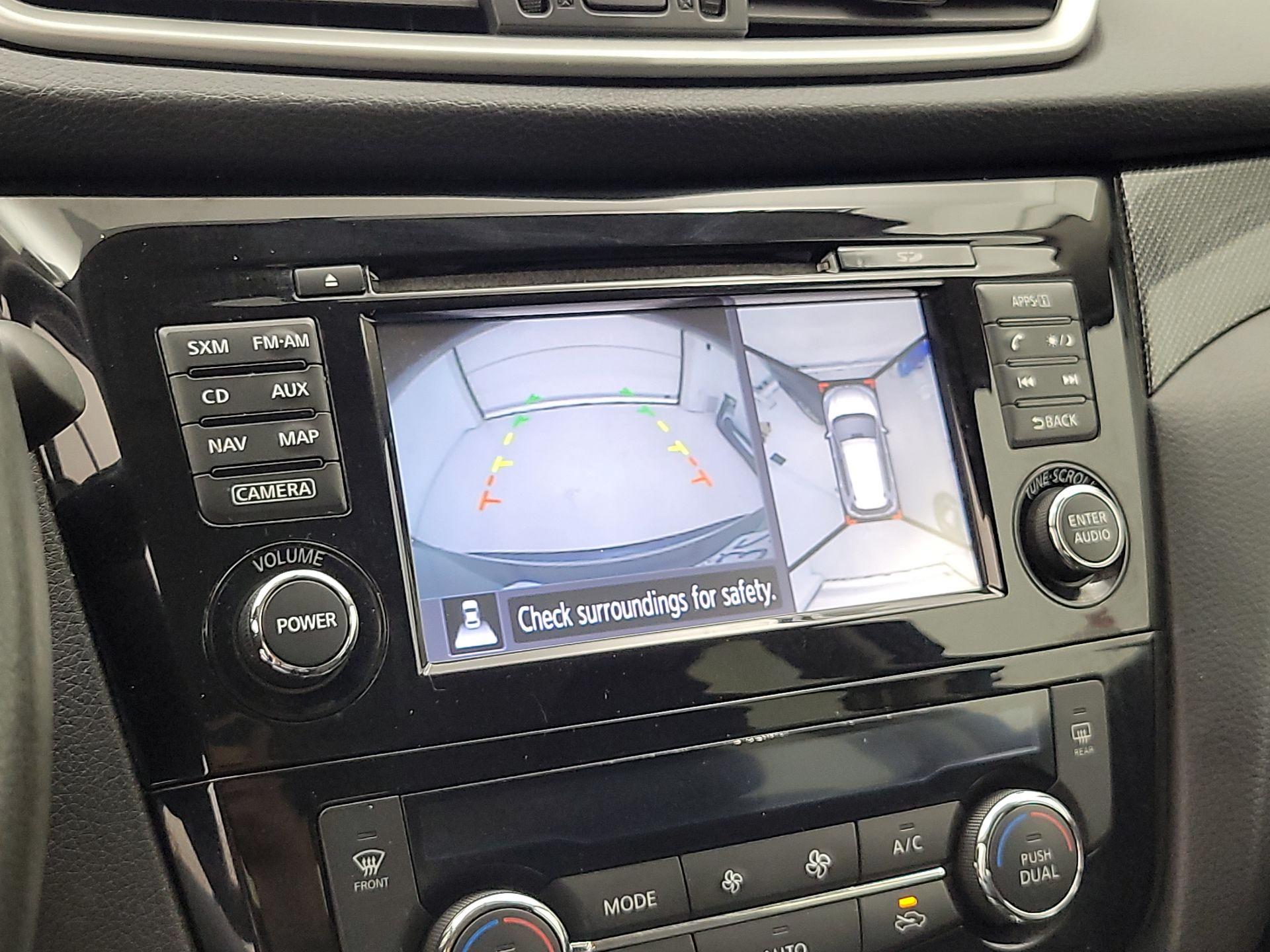 Thumbnail: 2015 Nissan Rogue - 15