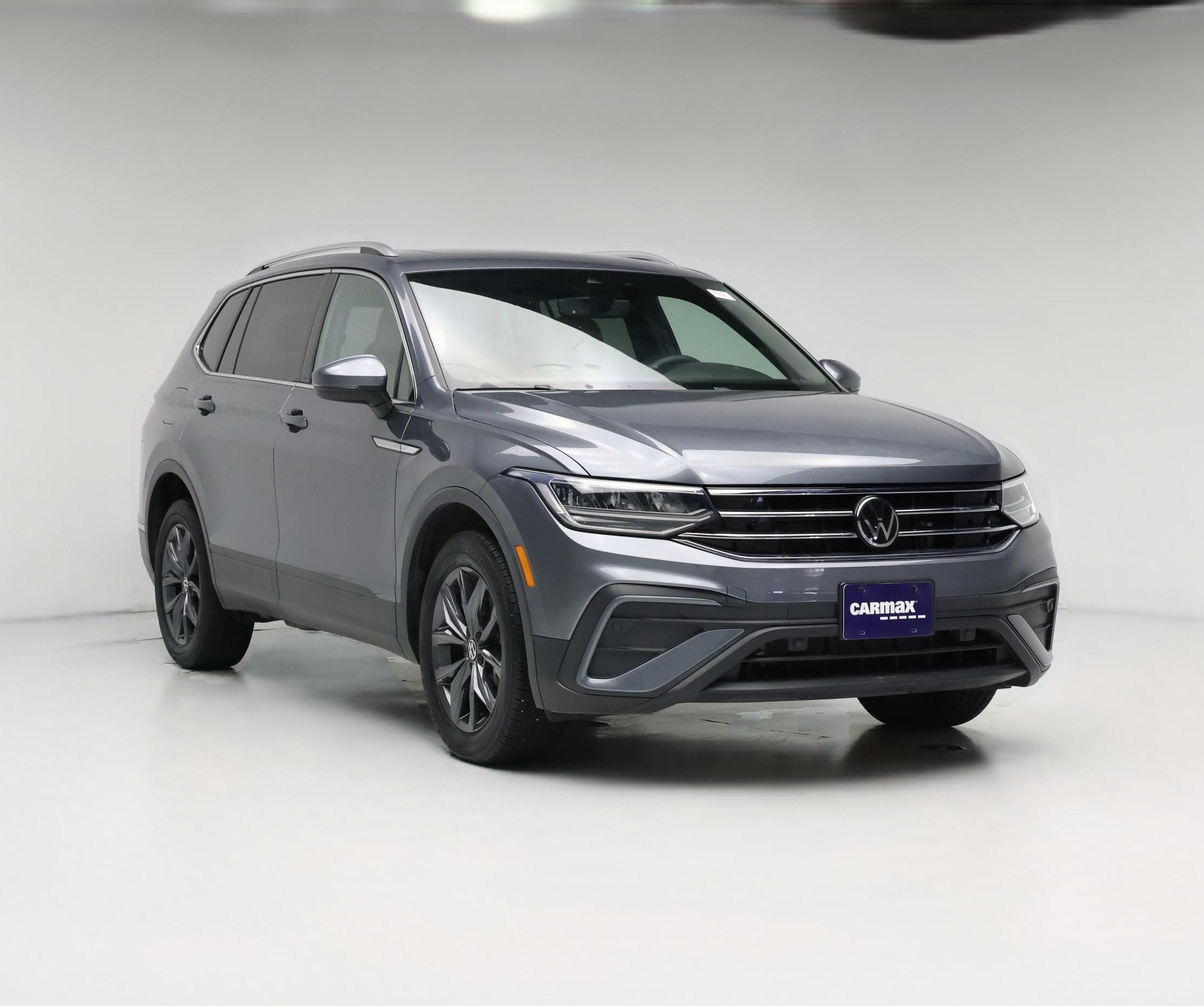 Thumbnail: 2022 Volkswagen Tiguan - 1