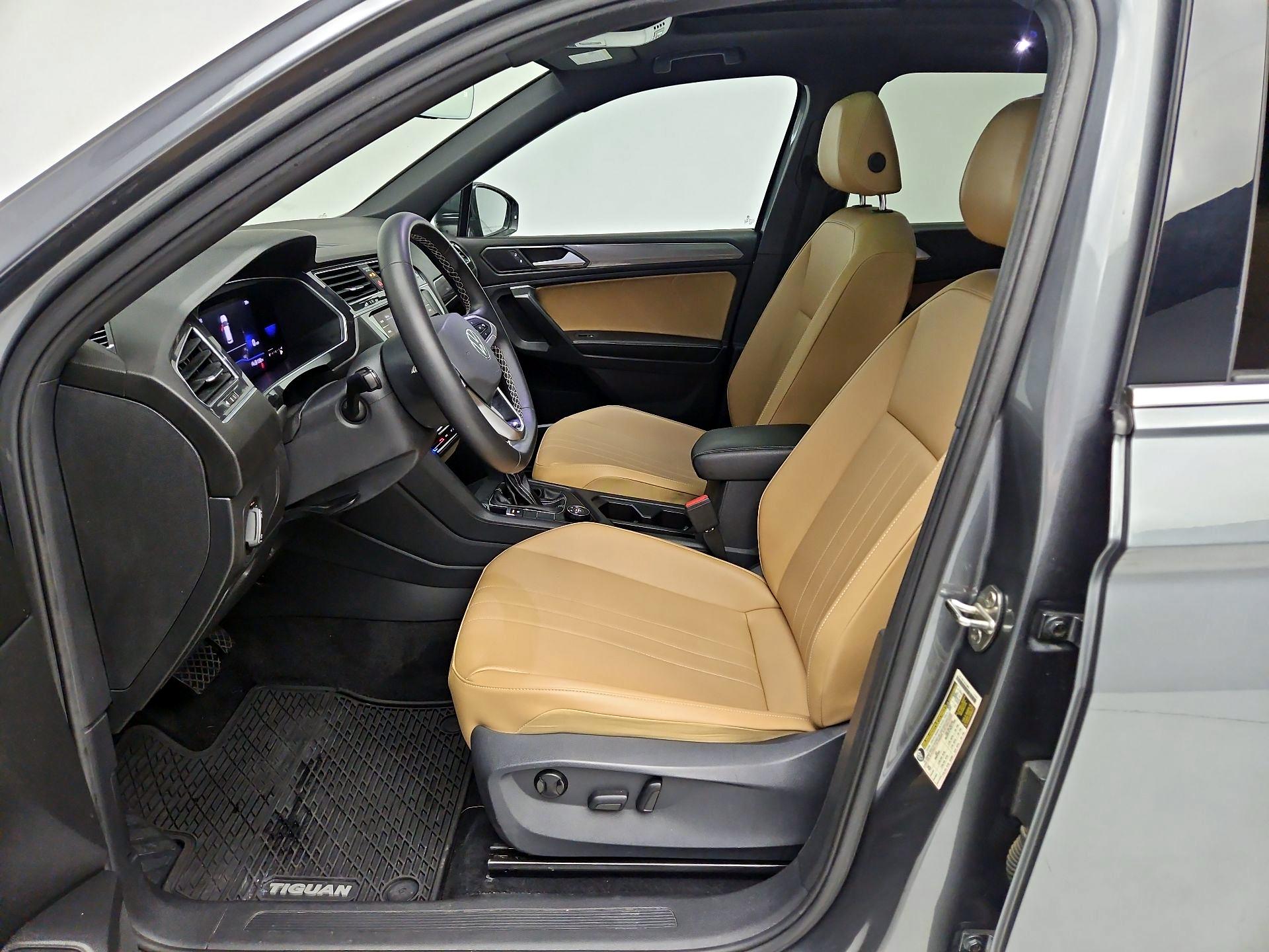 Thumbnail: 2022 Volkswagen Tiguan - 11