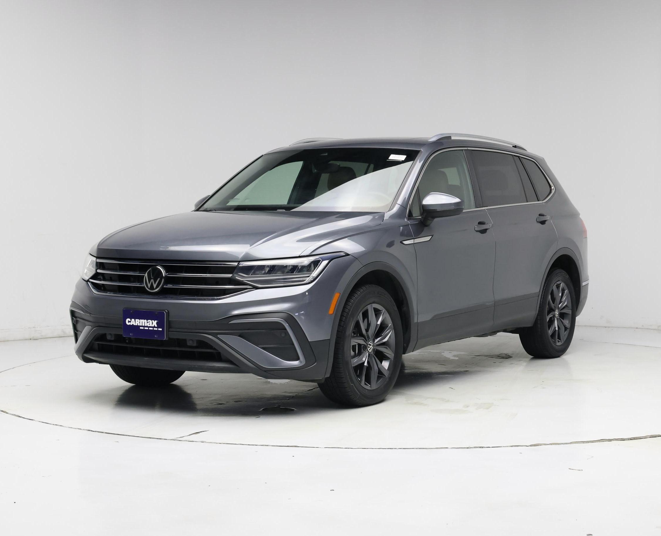 Thumbnail: 2022 Volkswagen Tiguan - 4