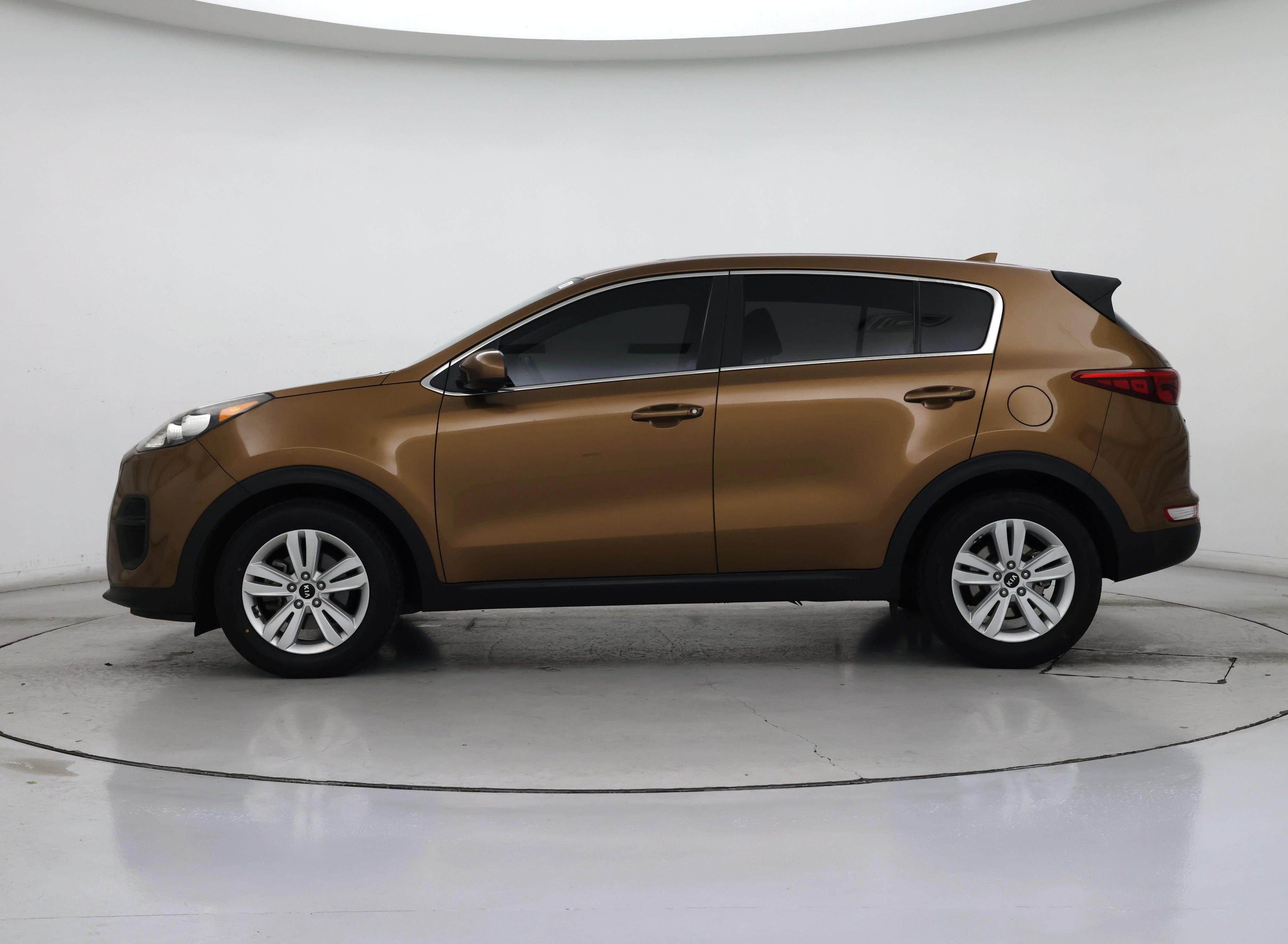 Thumbnail: 2019 Kia Sportage - 3