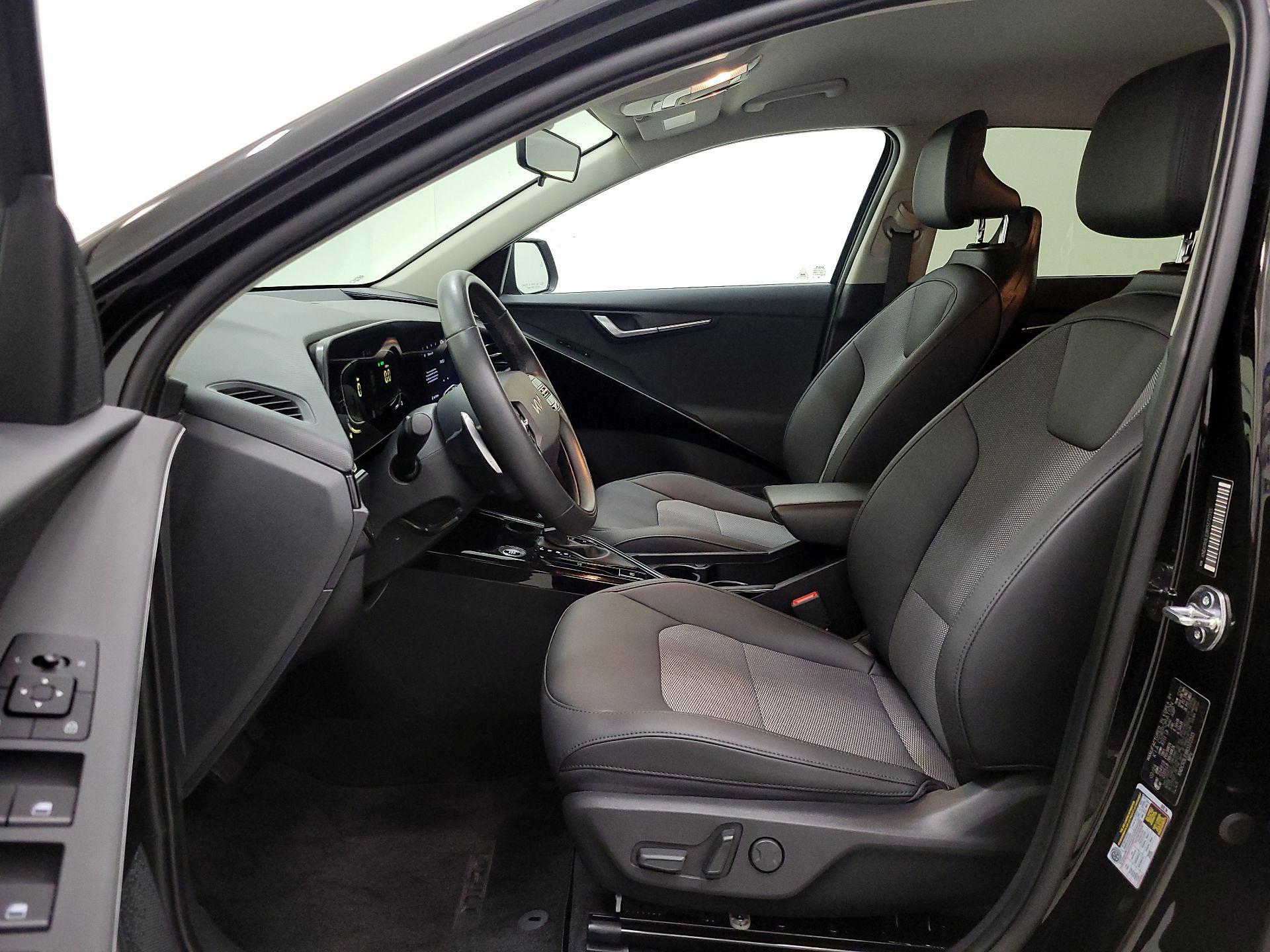 Thumbnail: 2024 Kia Niro - 11