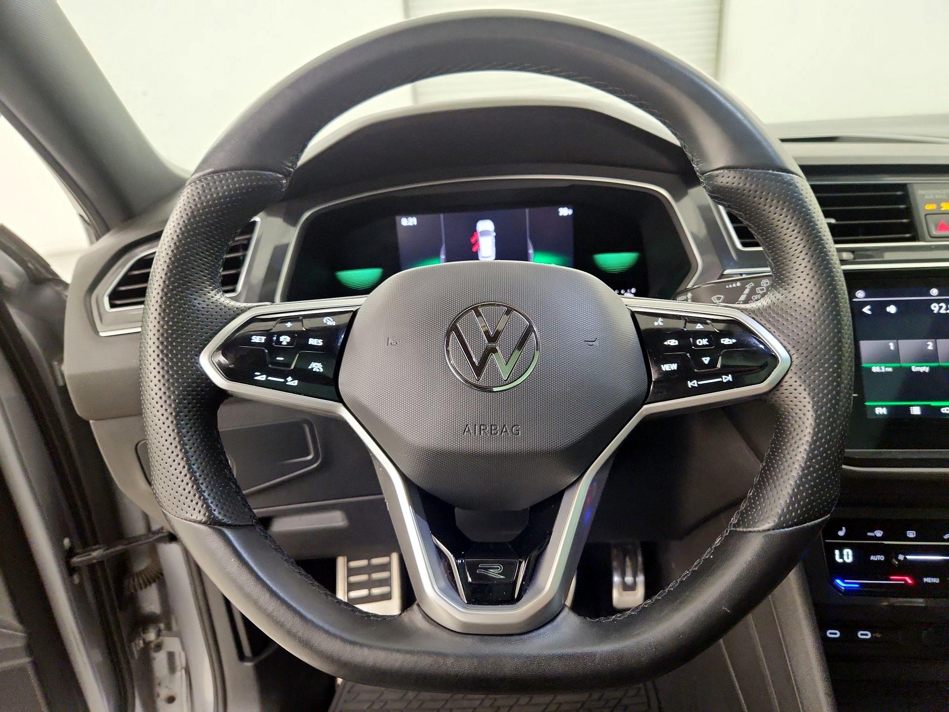 Thumbnail: 2022 Volkswagen Tiguan - 10