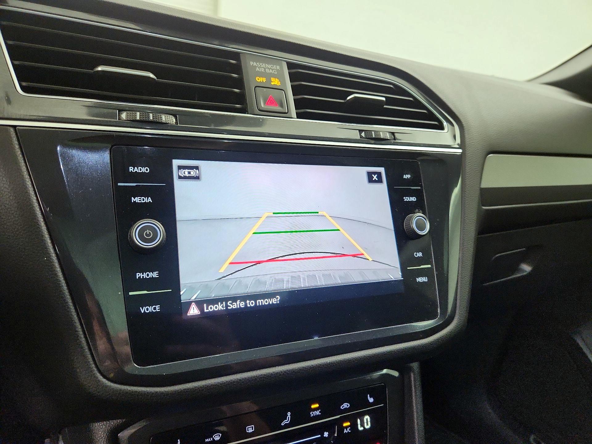 Thumbnail: 2022 Volkswagen Tiguan - 14