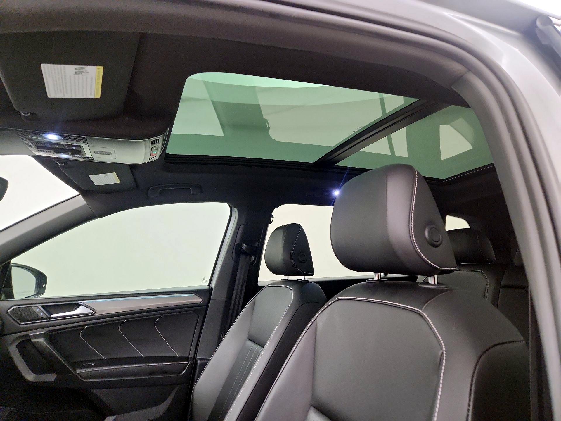 Thumbnail: 2022 Volkswagen Tiguan - 19